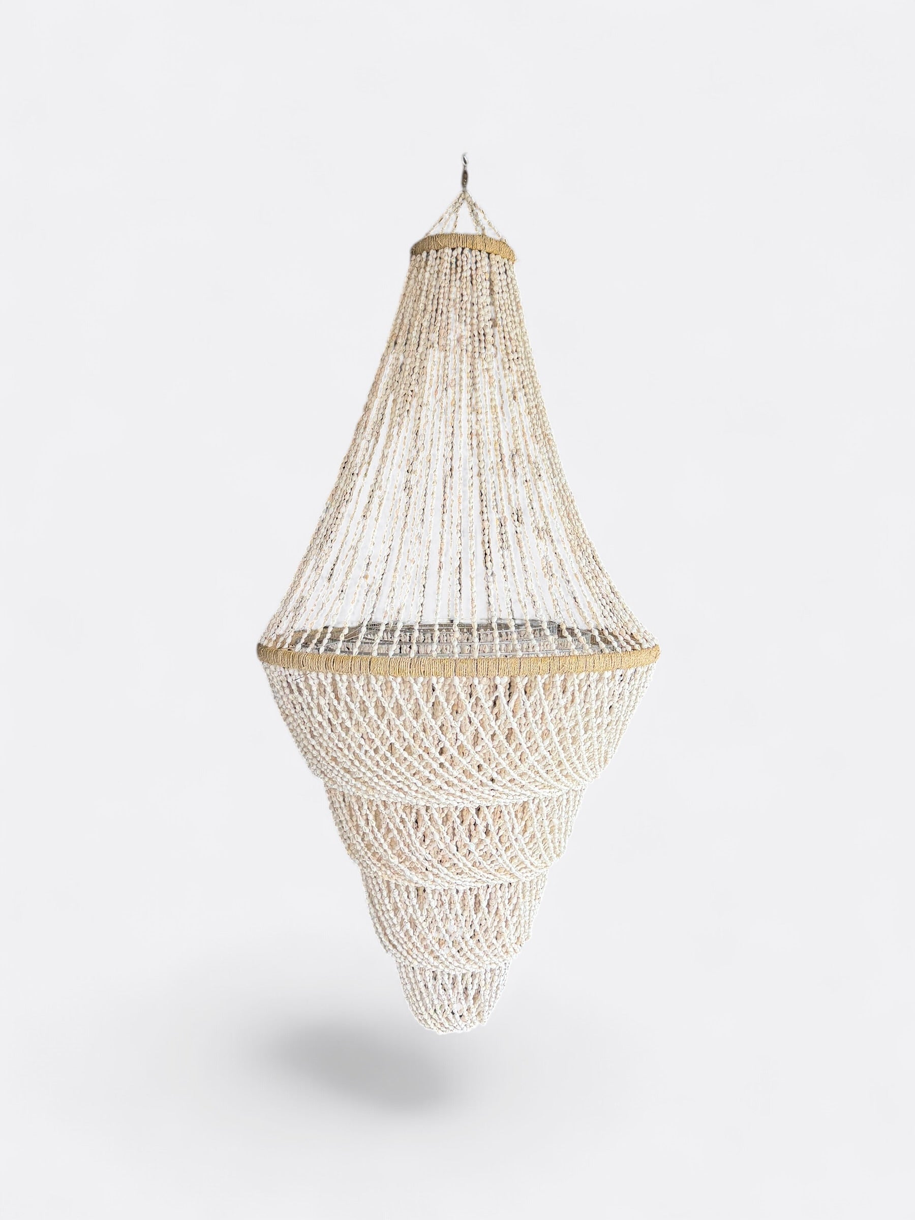 Grand lustre balinais en coquillages Blancs - Sari