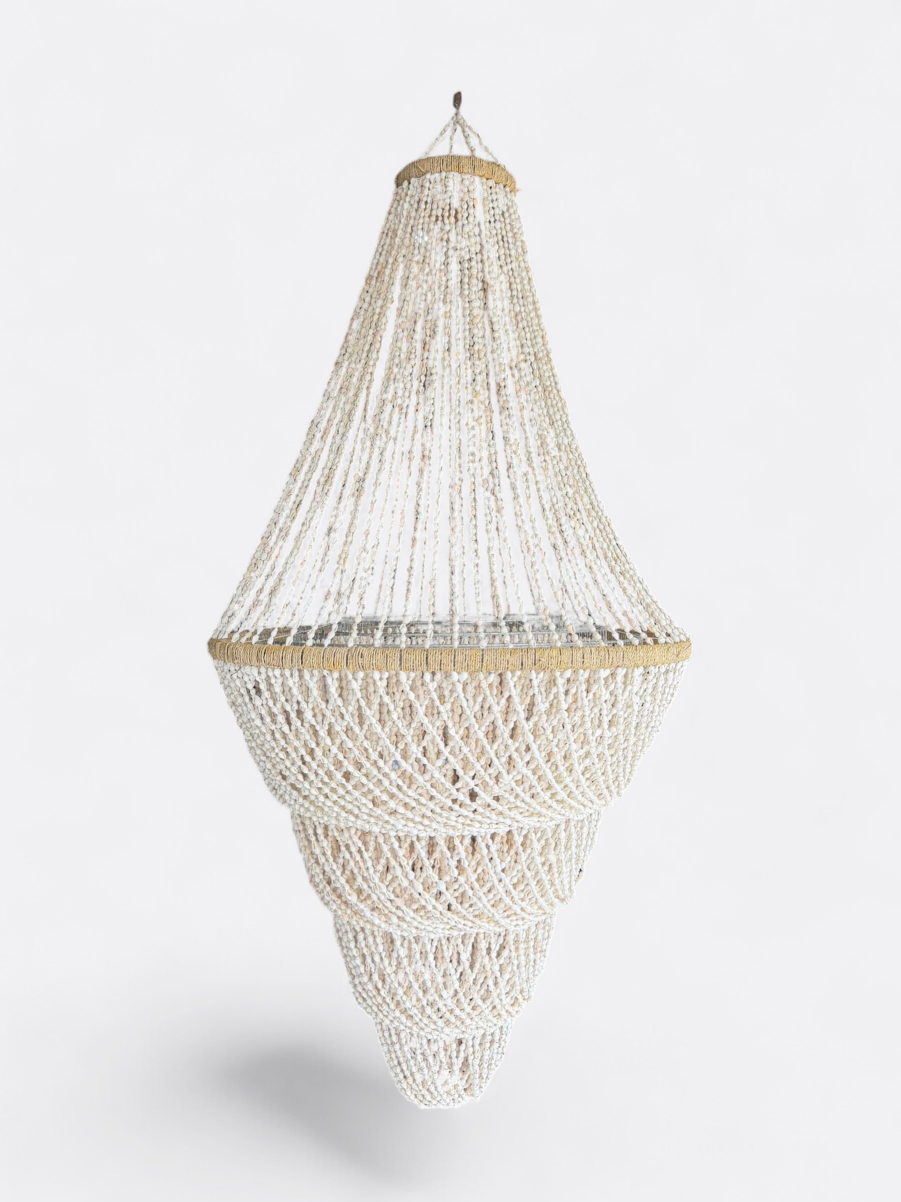 Grand lustre balinais en coquillages Blancs - Sari