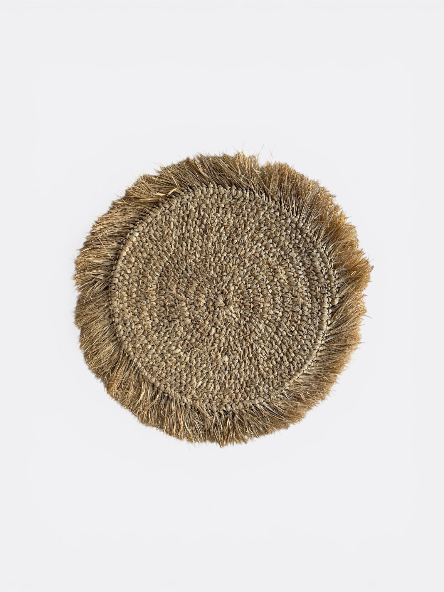 Lot de 2 sets de tables en raphia tressé & coquillages