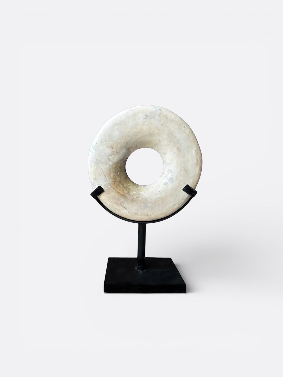 Pièce décorative en corail brut façonné, design naturel et épuré