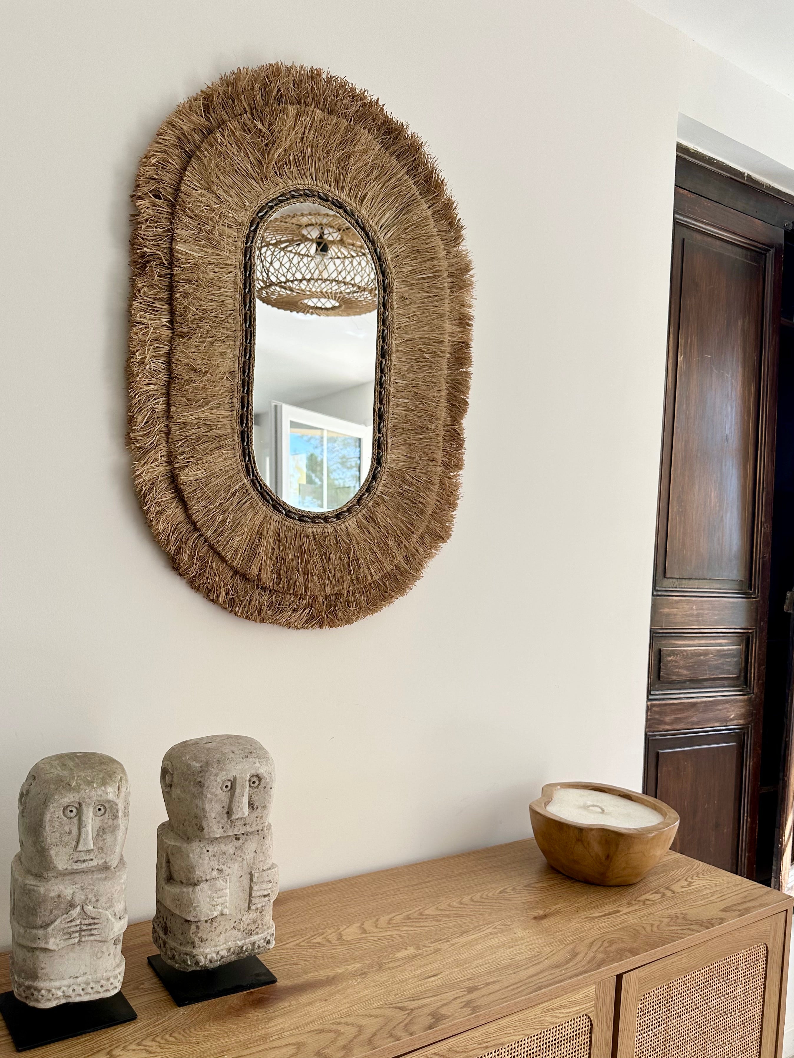 Miroir artisanal ovale en raphia et coquillages – Dayut