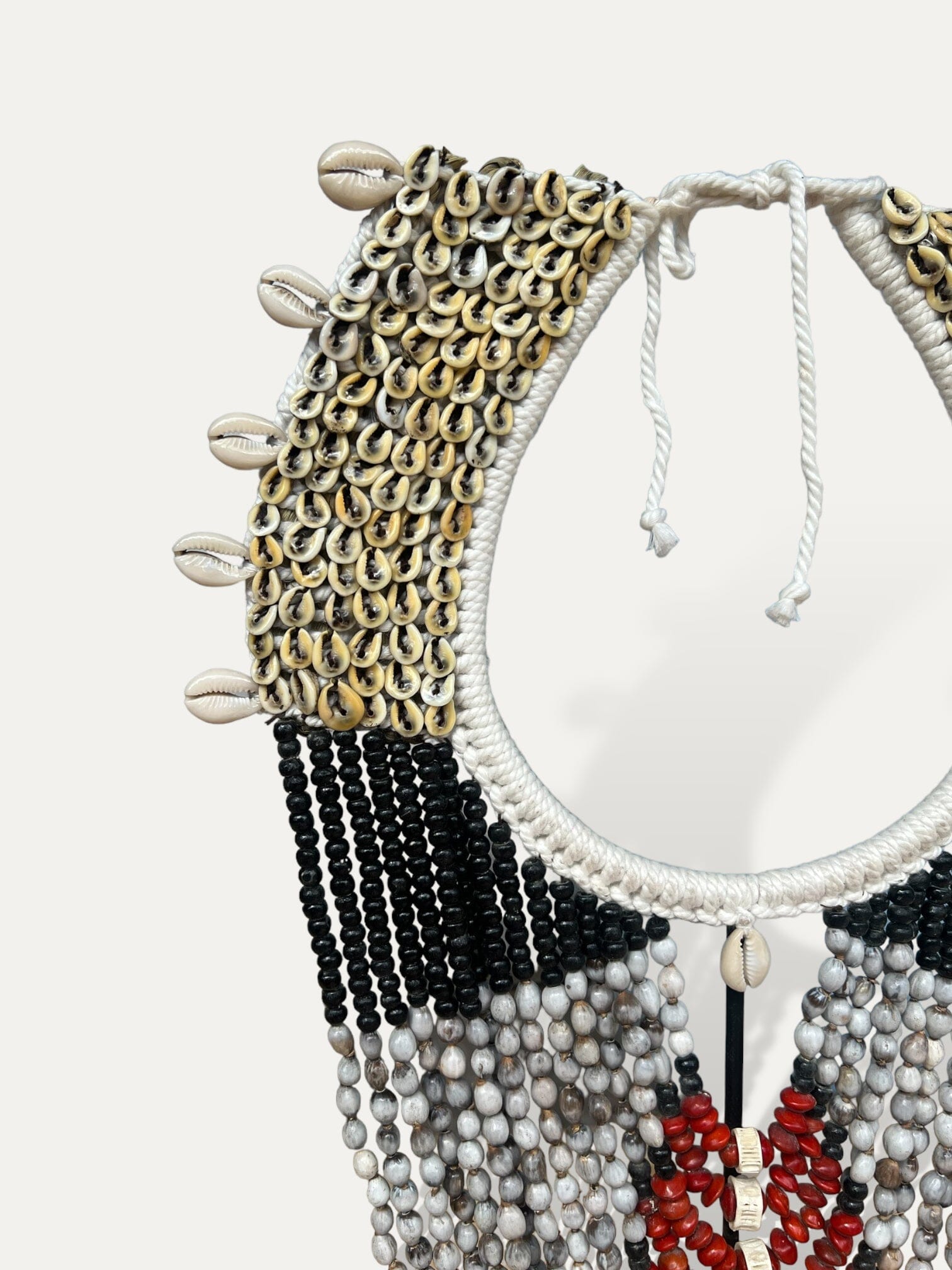 Collier en coquillages et perles - Khaara Cokoha