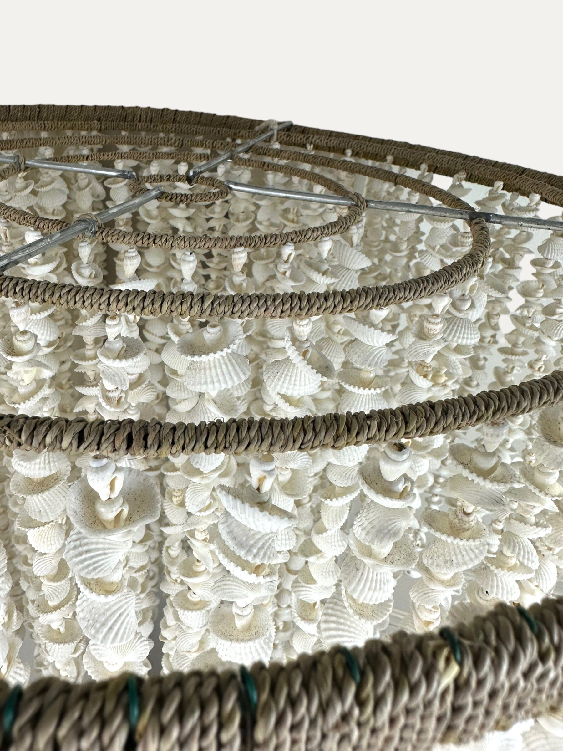 lustre en coquillage Bali - Le lustre cokoha COKOHA