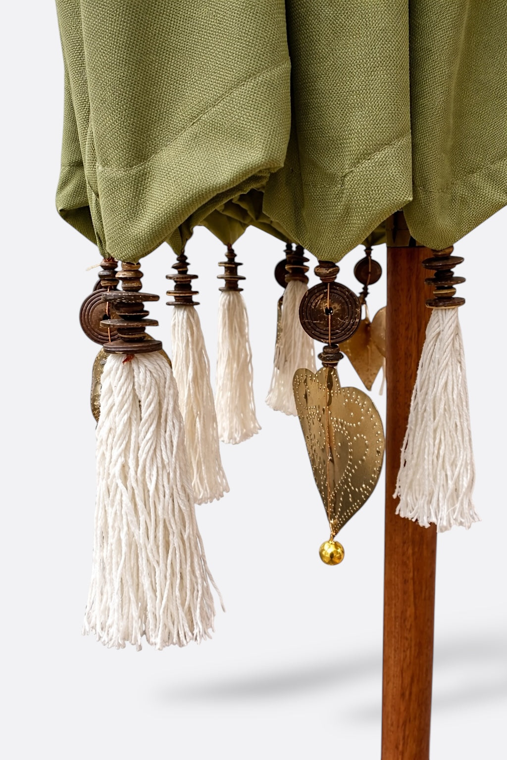 Parasol artisanal en coton imperméable et teck – Matahari vert