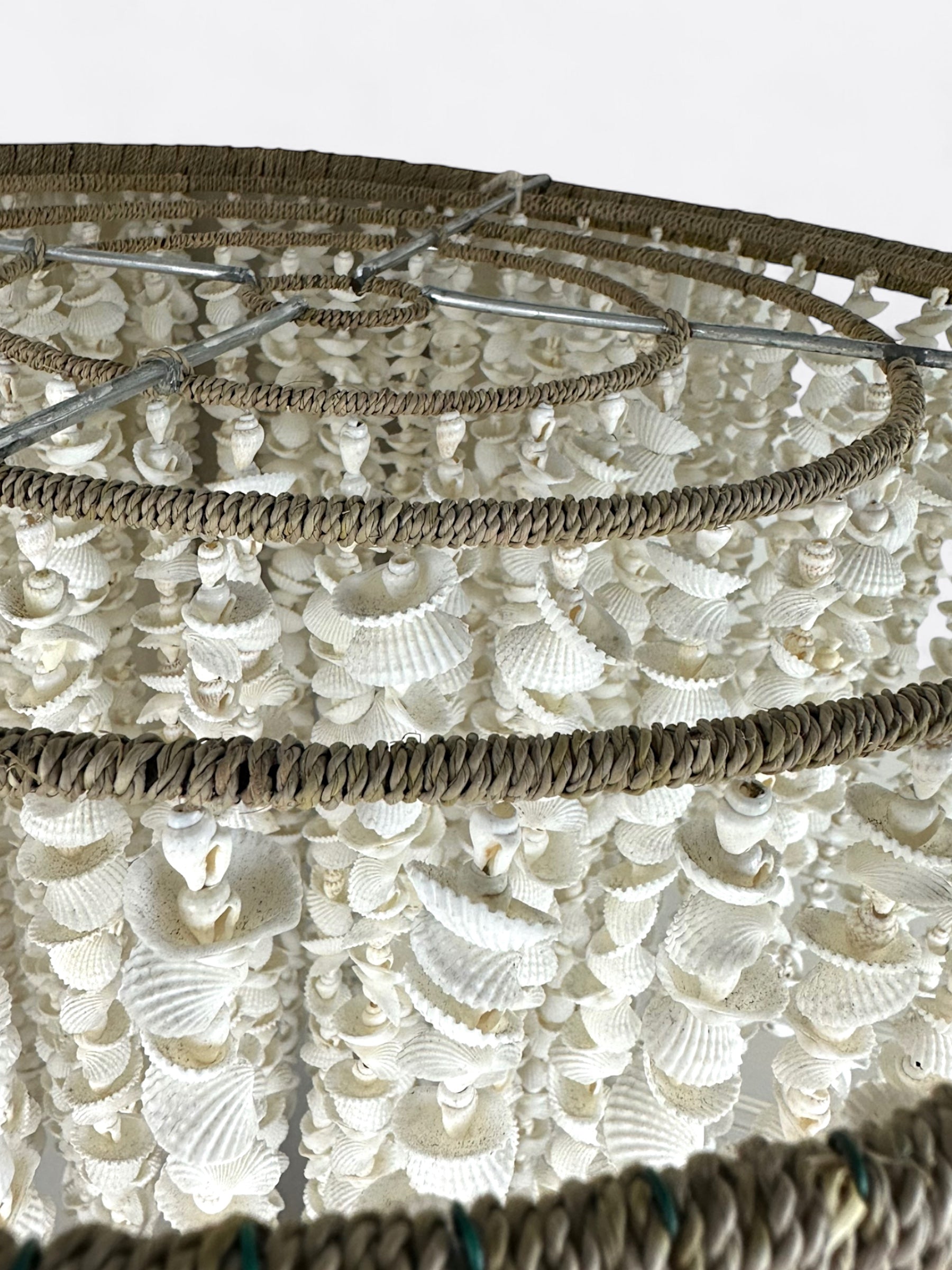 Lustre balinais en coquillages - cokoha