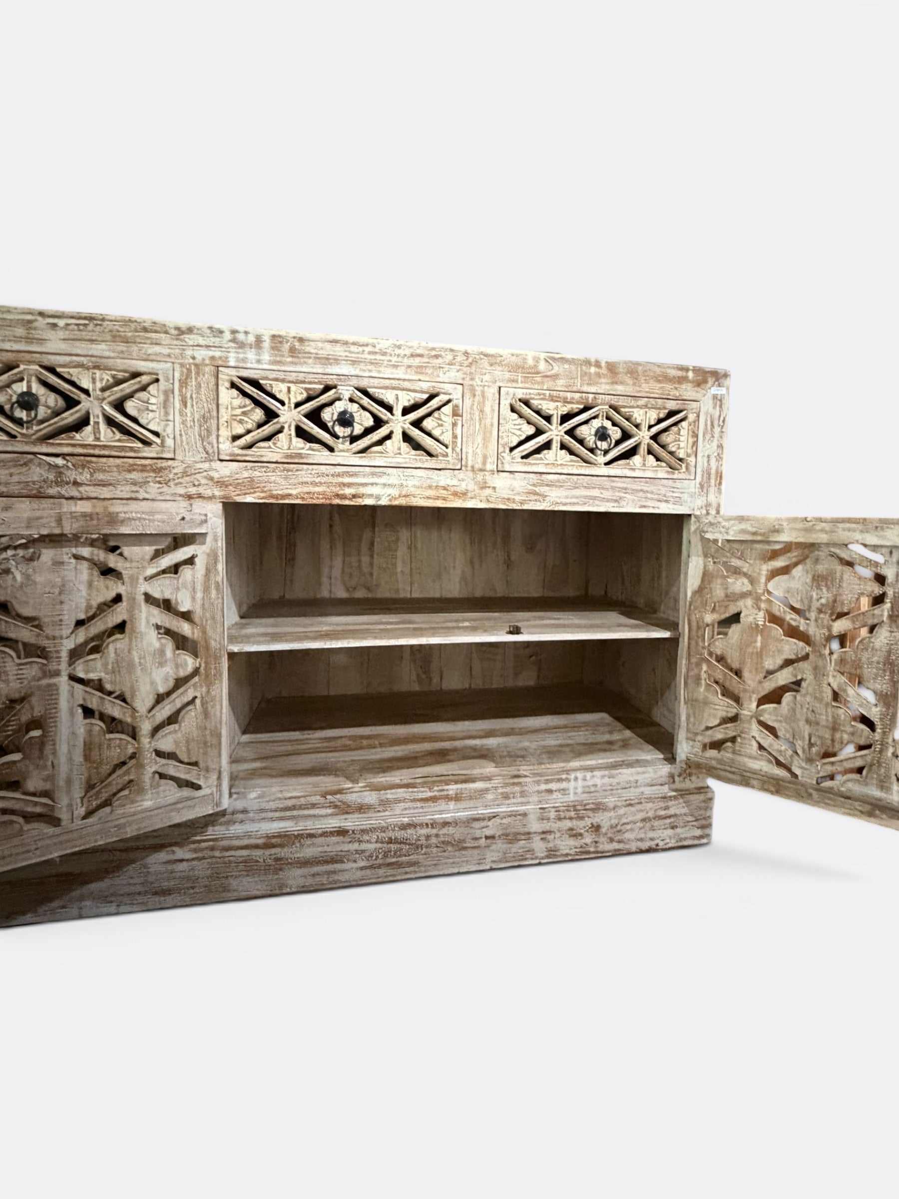 Buffet artisanal en teck blanchi – Ylena