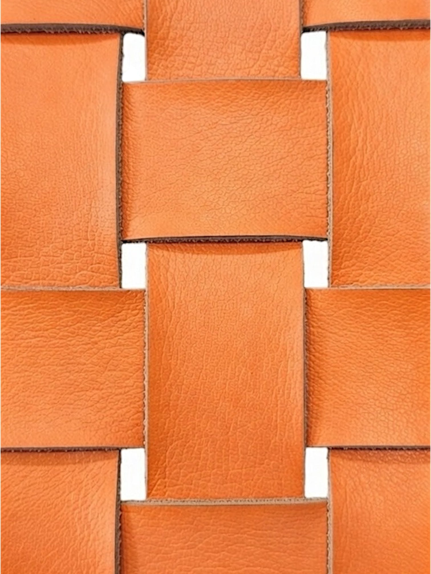 Chaise basse Sina orange en teck - détail du tressage de cuir