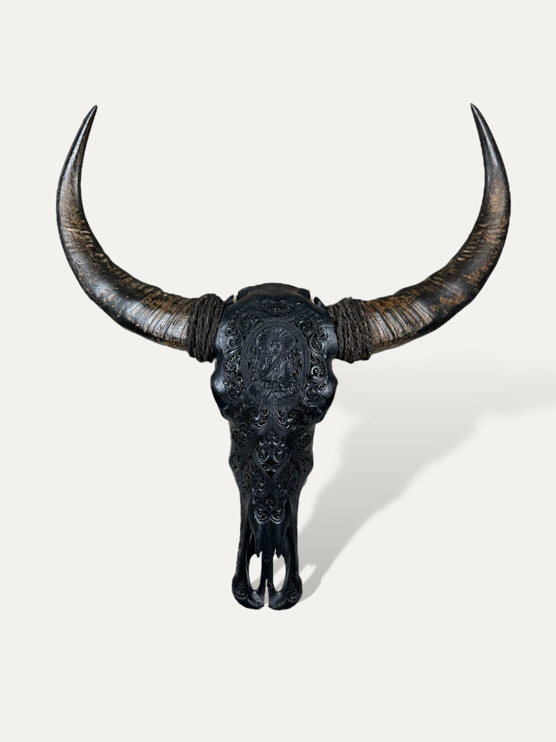 Crâne de buffle sculpté - Buddha Dharma Cokoha