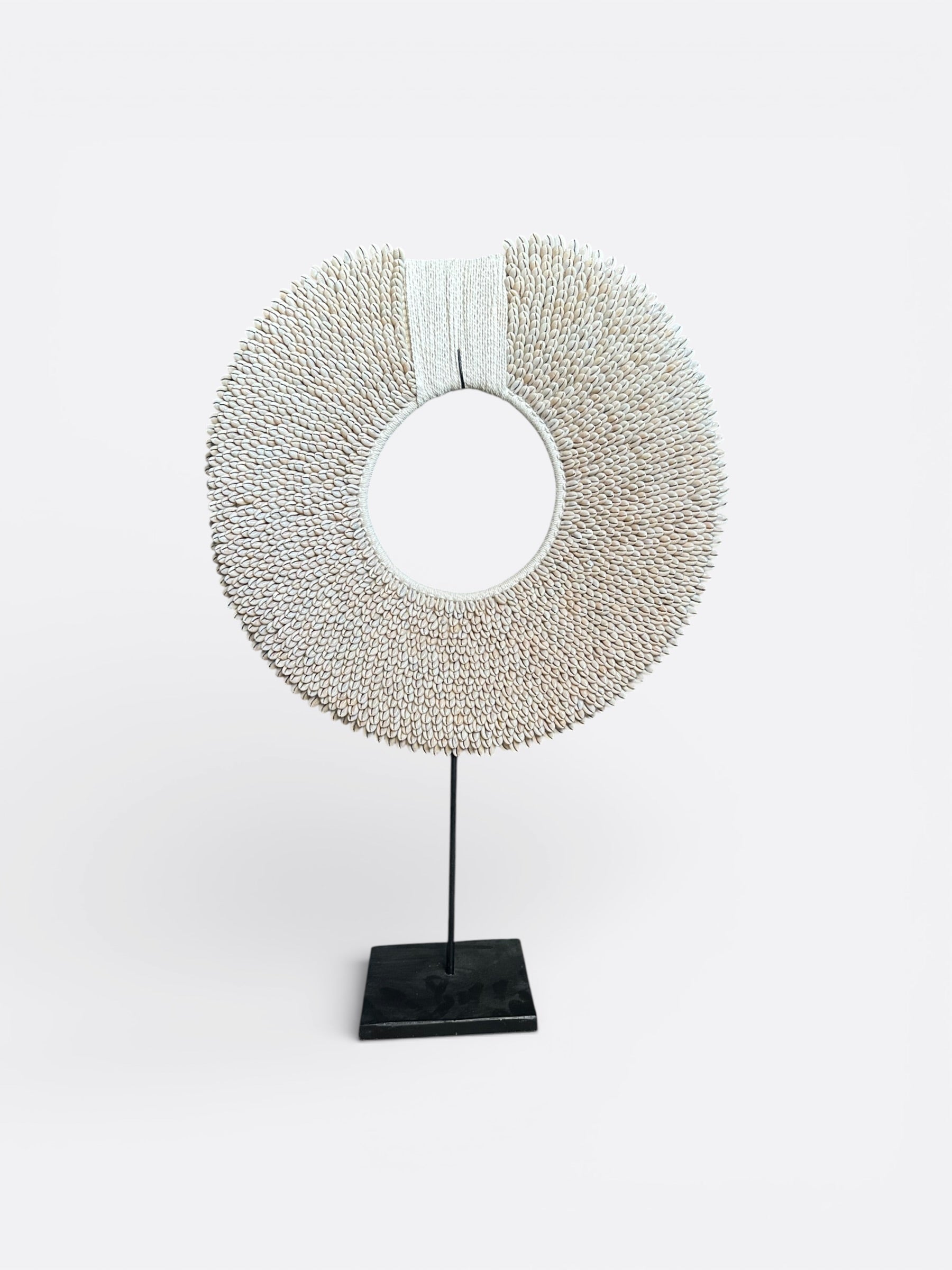 décoration de bali en coquillage de cauri, artisanat piece unique