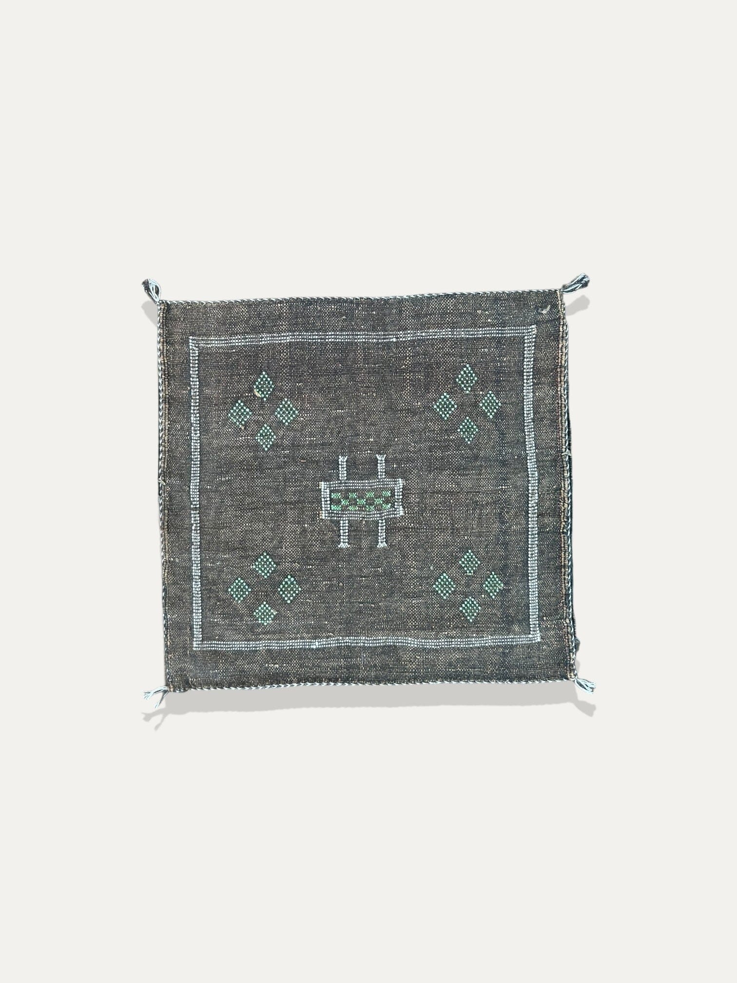 Housse de Coussin café et émeraude en soie de cactus - Tamila vase Cokoha
