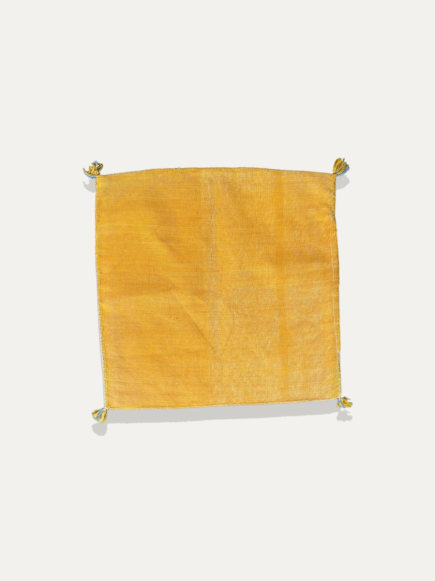 Housse de Coussin curcuma et blanc en soie de cactus - Tiziri vase Cokoha