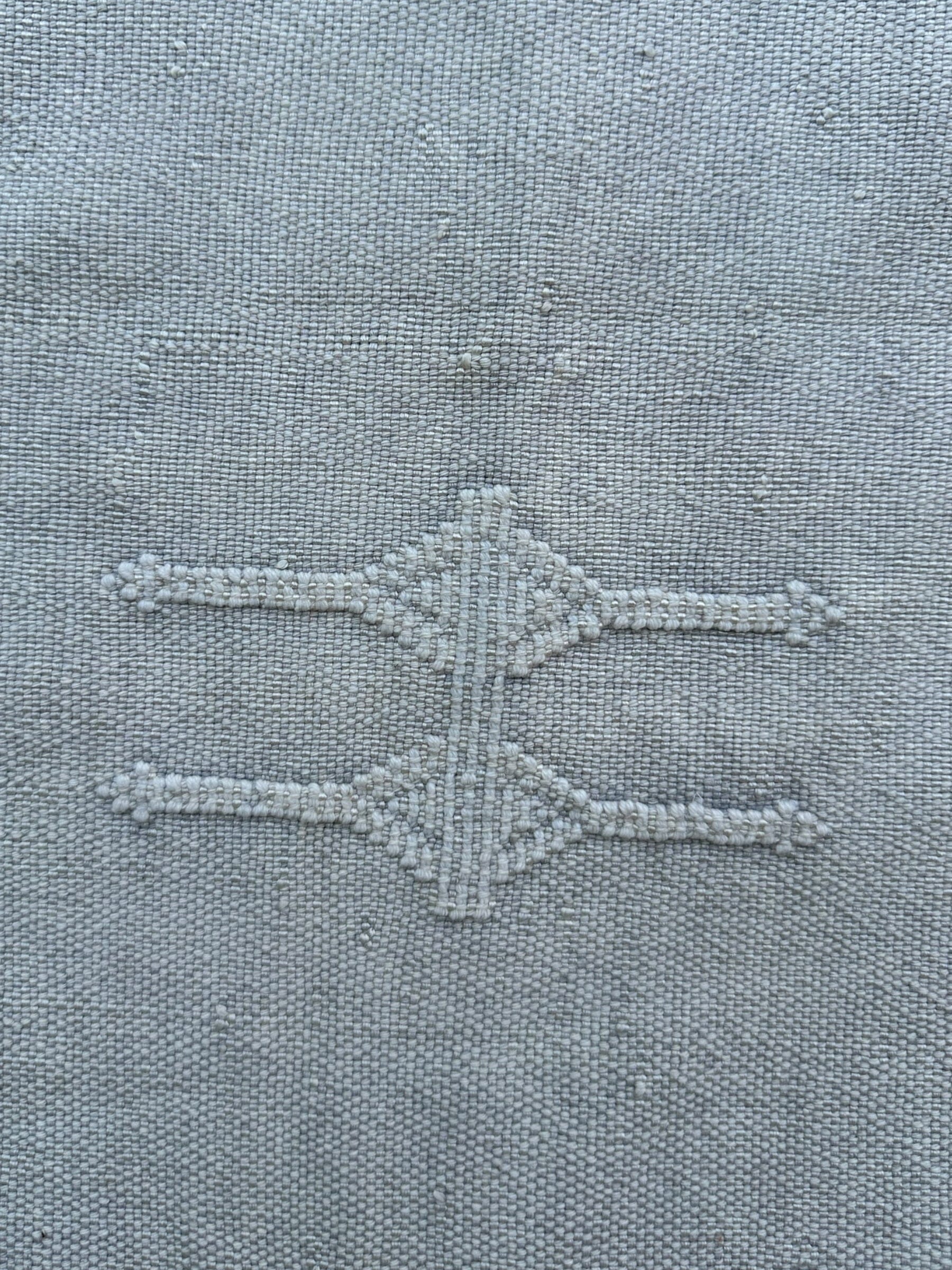 Housse de Coussin écru en soie de cactus - Tamila vase Cokoha