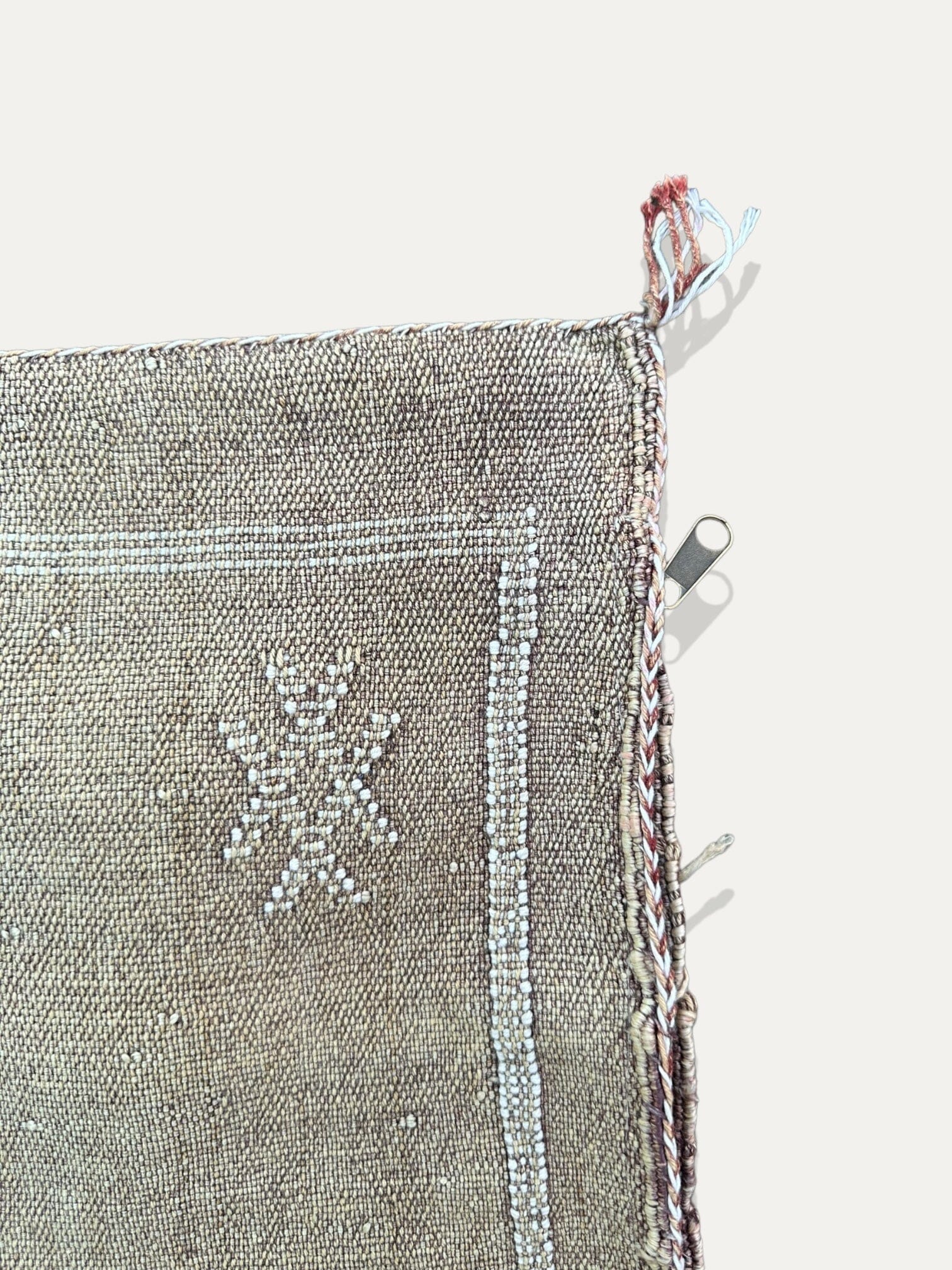 Housse de Coussin sable en soie de cactus - Tamila vase Cokoha