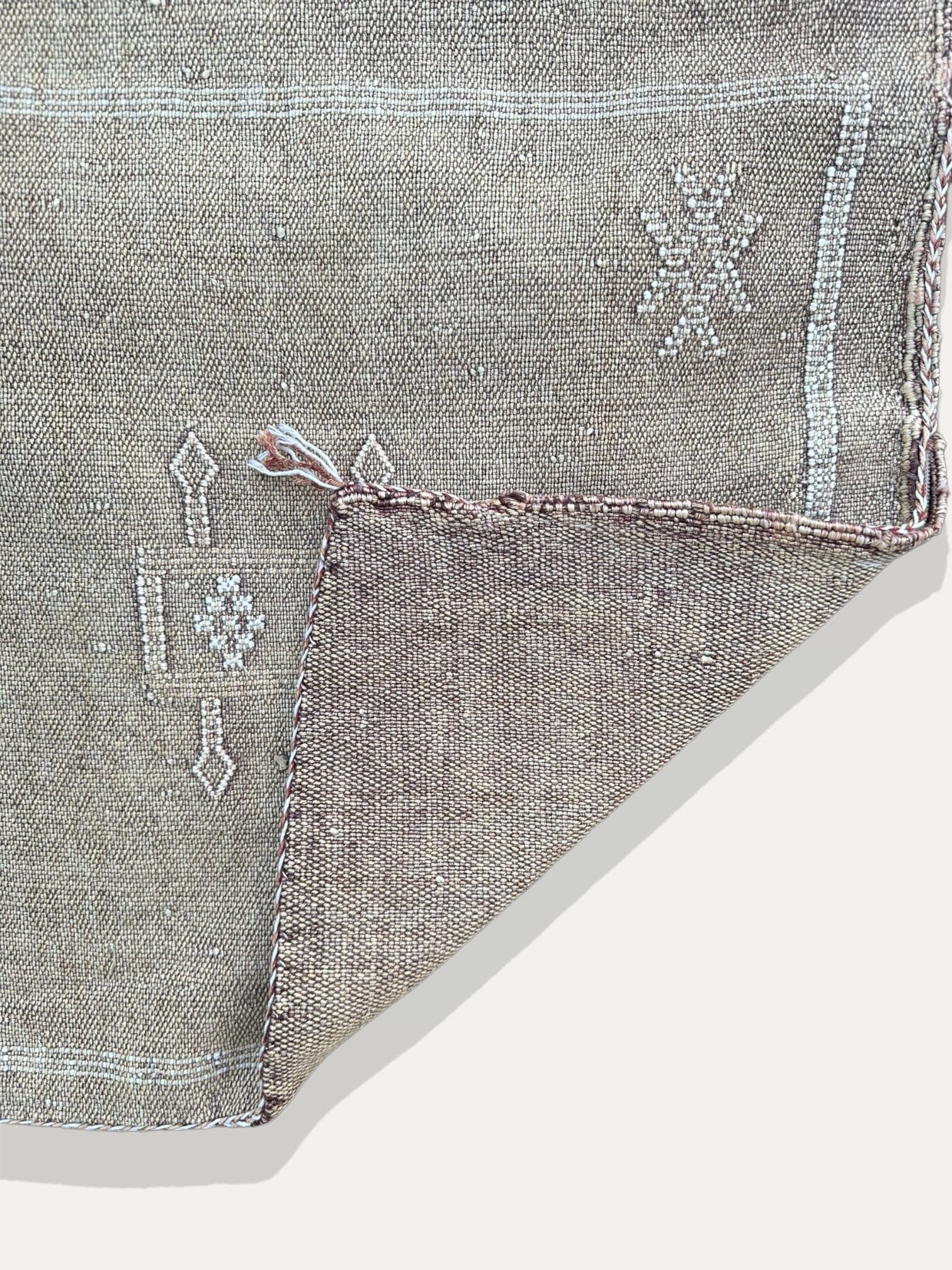 Housse de Coussin sable en soie de cactus - Tamila vase Cokoha