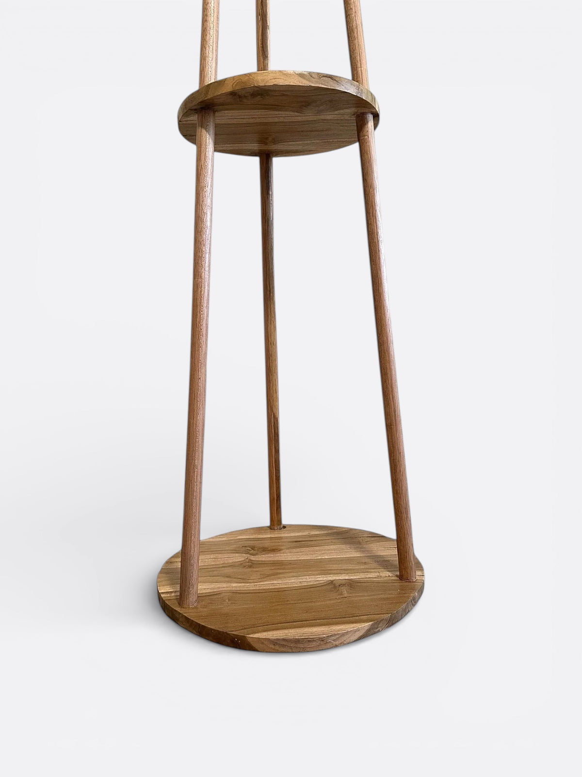 Lampe Jati dans un intérieur balinais chaleureux