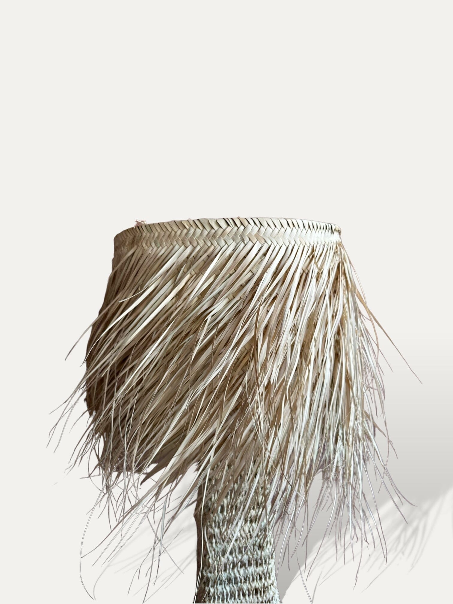 Lampe en feuille de palmier et socle en fibre de dattier - Delta Cokoha