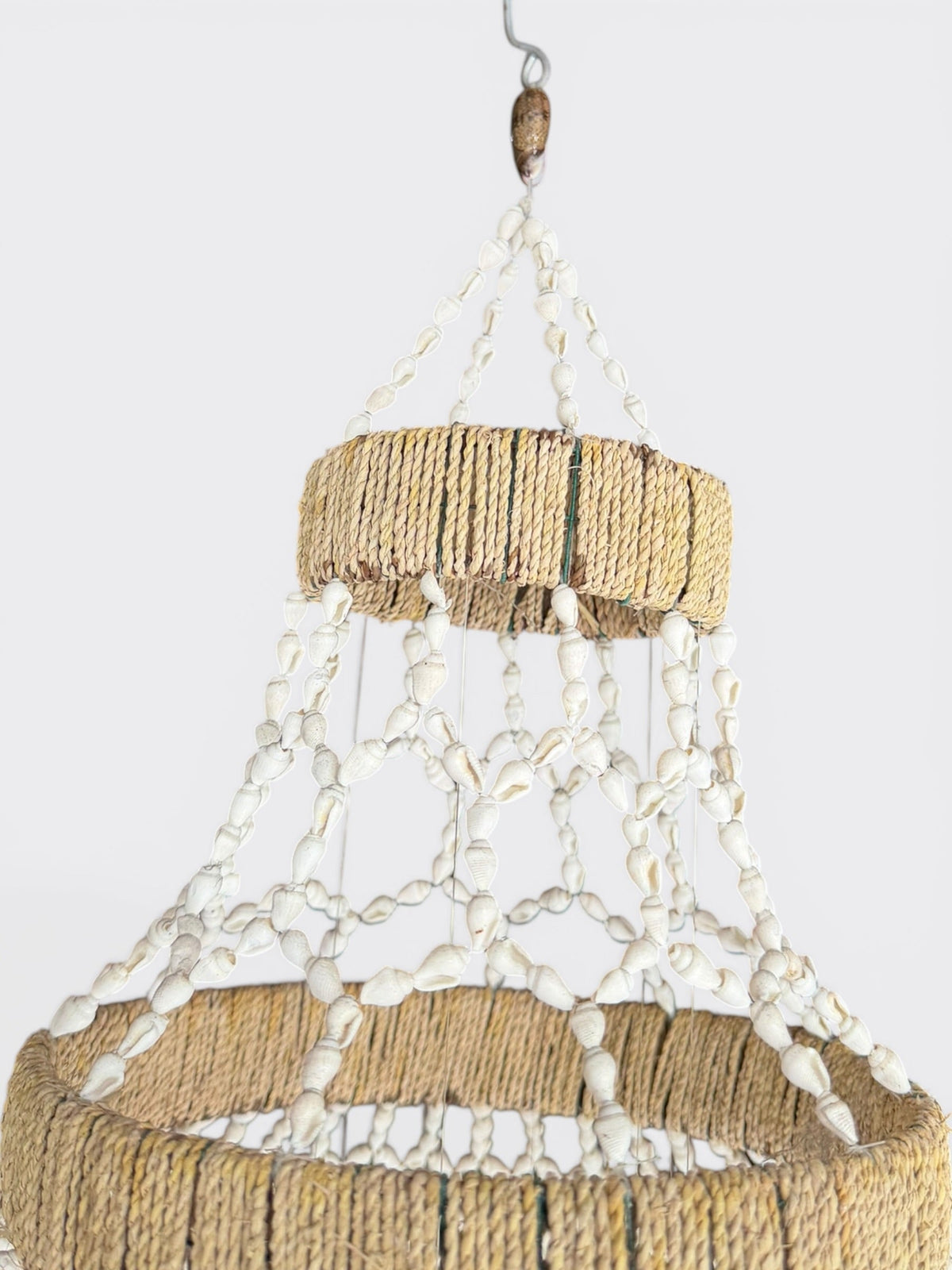 Lustre Nayla éclairé, reflets de nacre