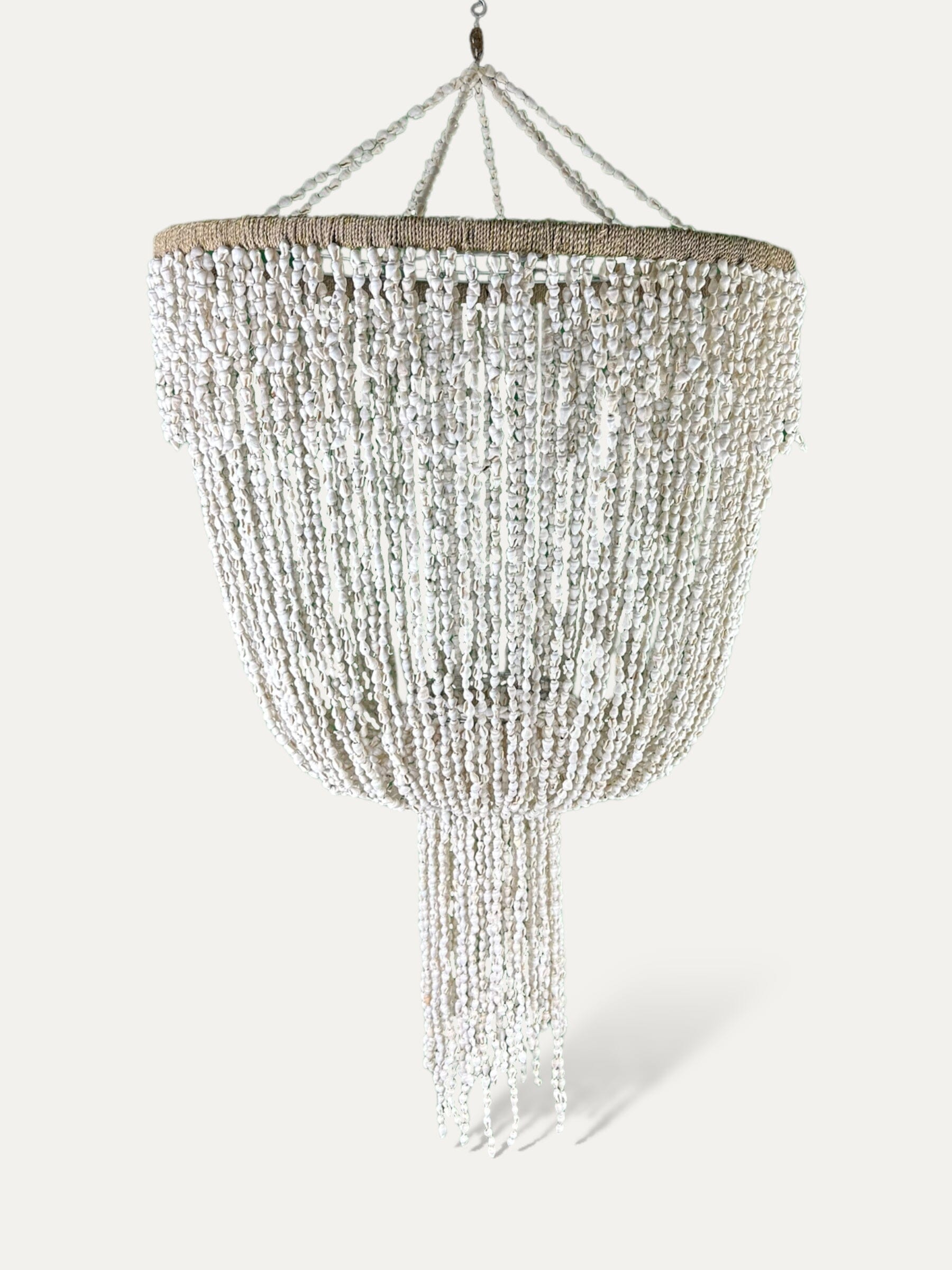Lustre Balinais Suspension en coquillage - Le lustre Kerajaan COKOHA