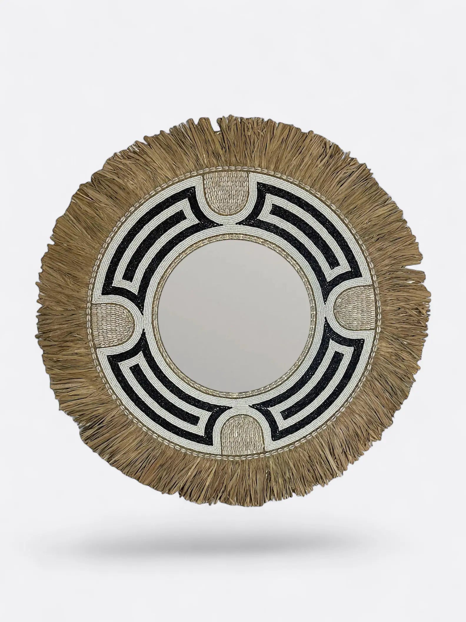 Miroir mural balinais fait main à Bali en perles et coquillages noir et blanc
