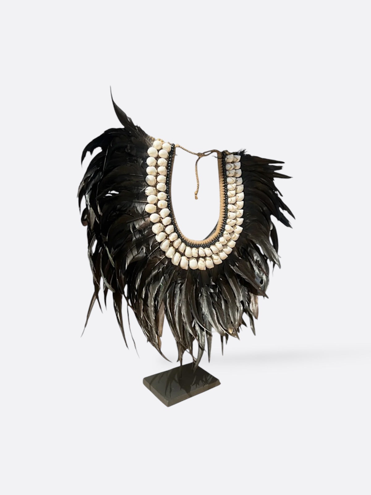 Collier décoratif en plumes et coquillages – Noah