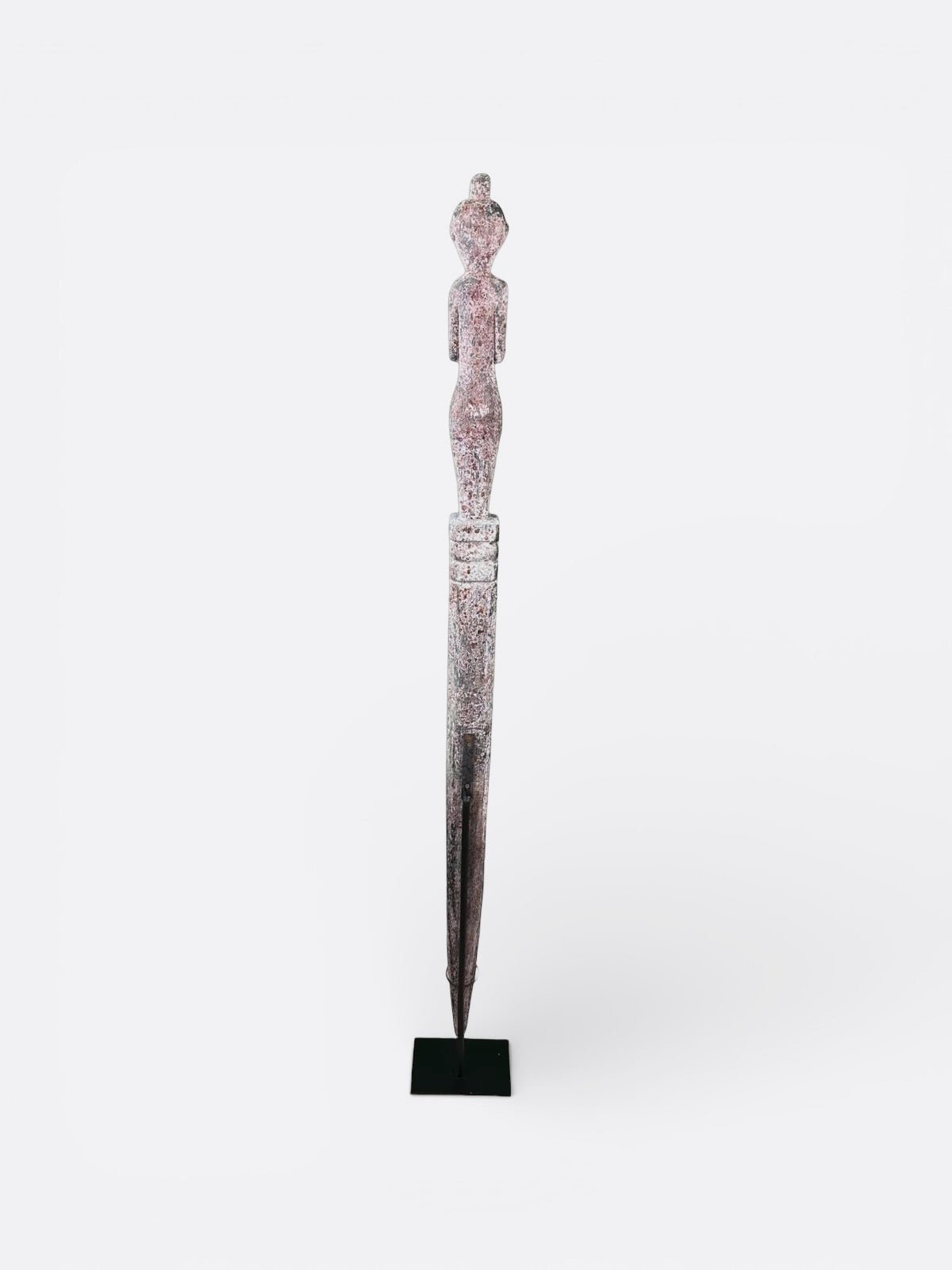 Totem Sekar Ayu dans un intérieur bohème