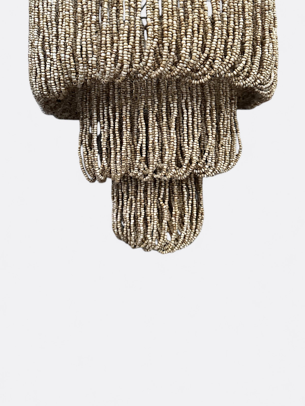 Suspension Krem installée dans un intérieur bohème