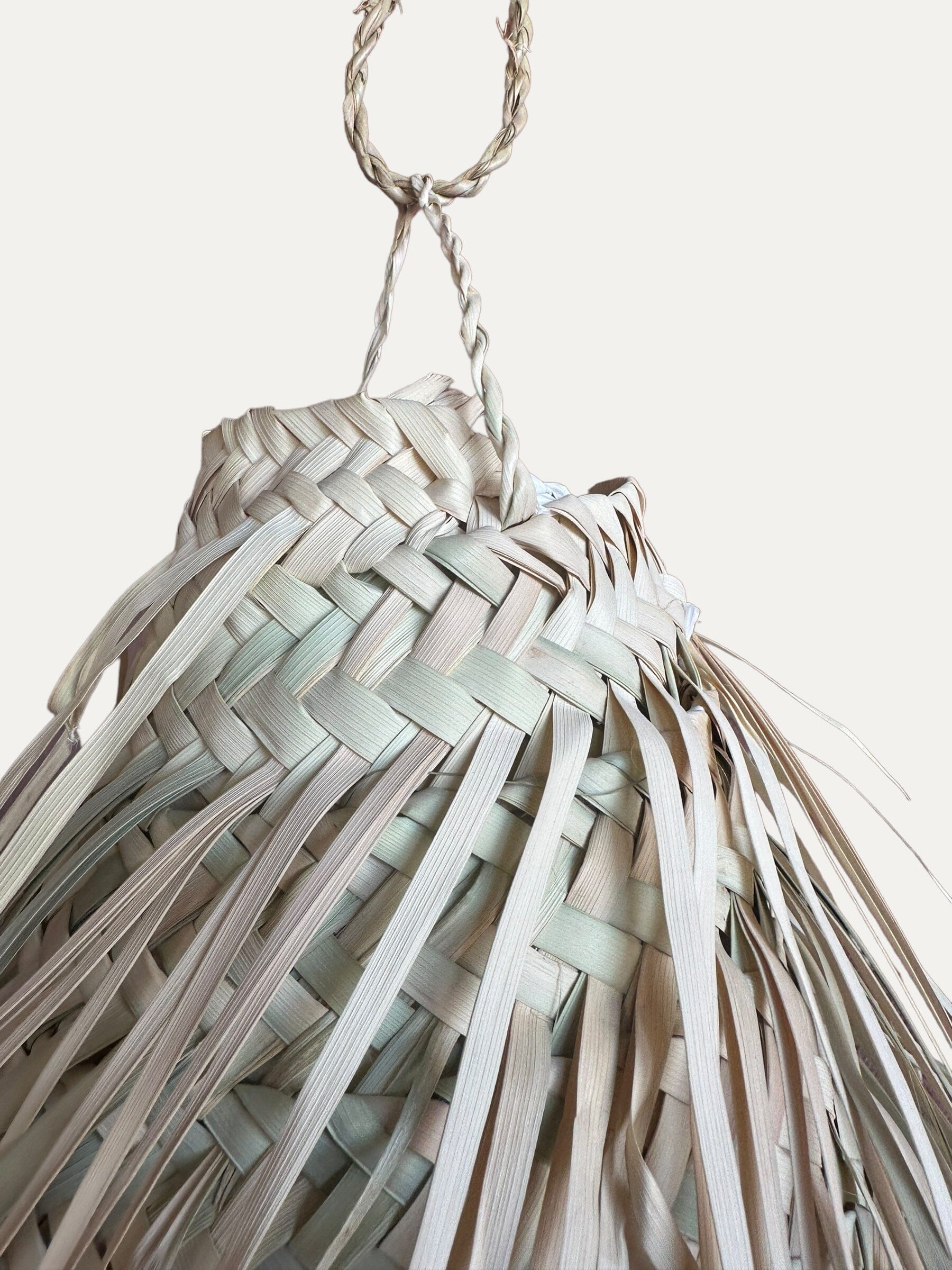 Suspension en feuille de palmier - Abu Cokoha