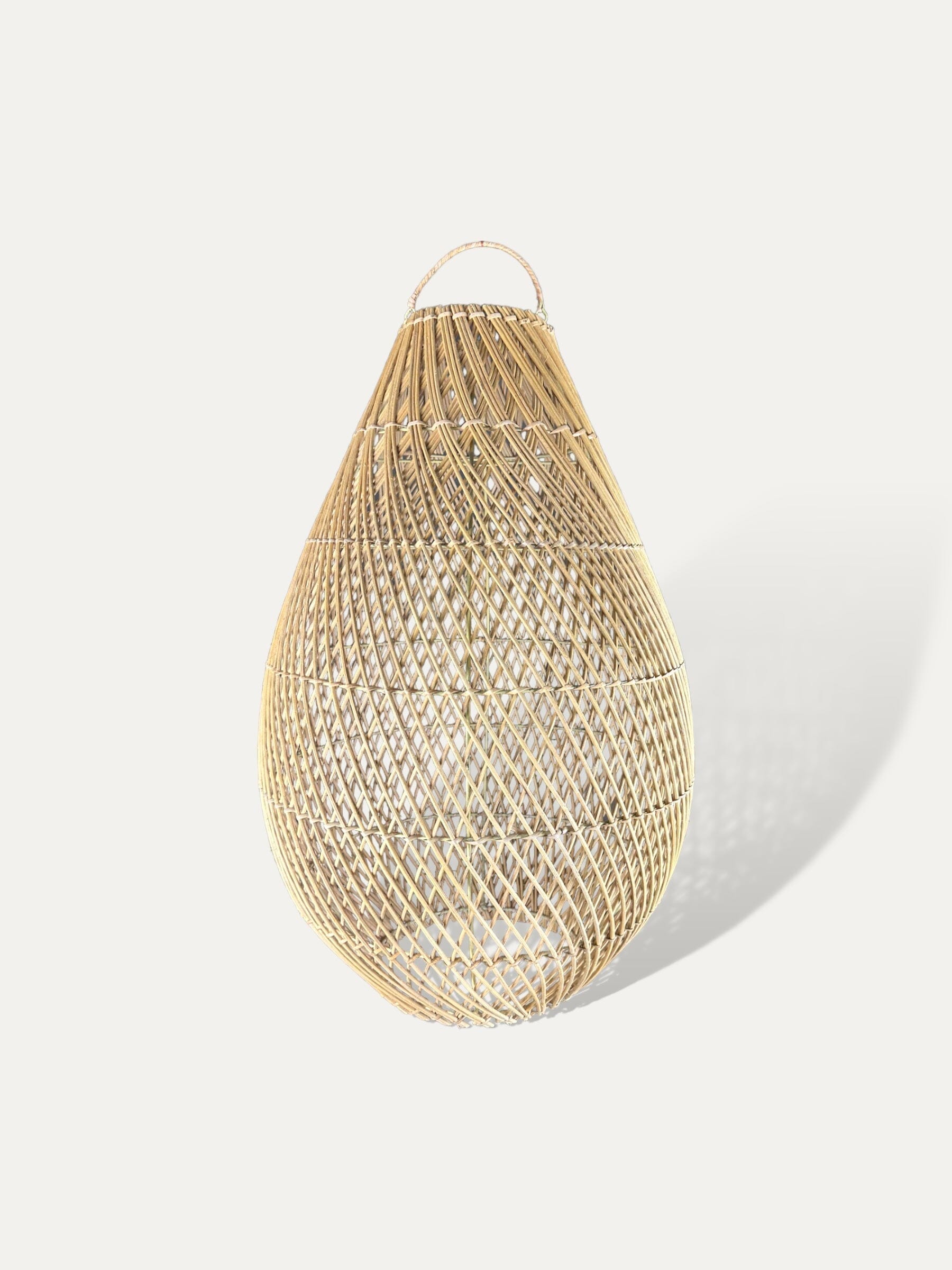 suspension en rotin artisanale - Ujan COKOHA