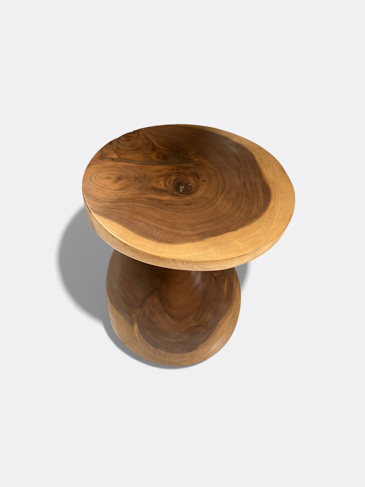 Tabouret Dava en Suar - vue de côté