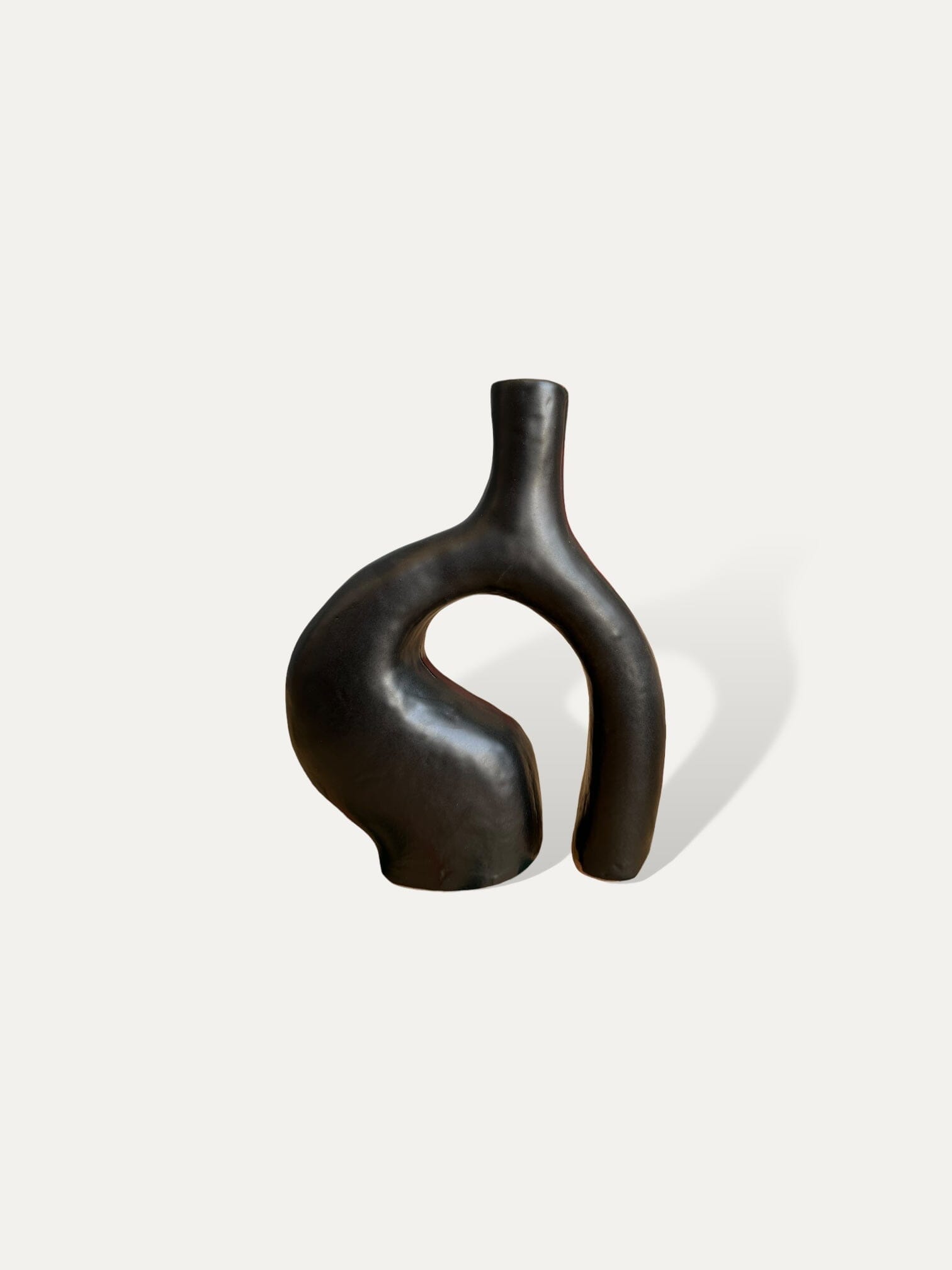 Vase décoratif noir mat asymétrique - Manelle vase Cokoha