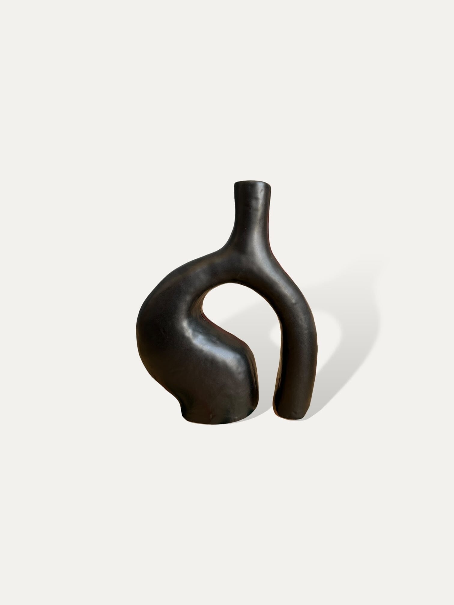 Vase décoratif noir mat asymétrique - Manelle vase Cokoha