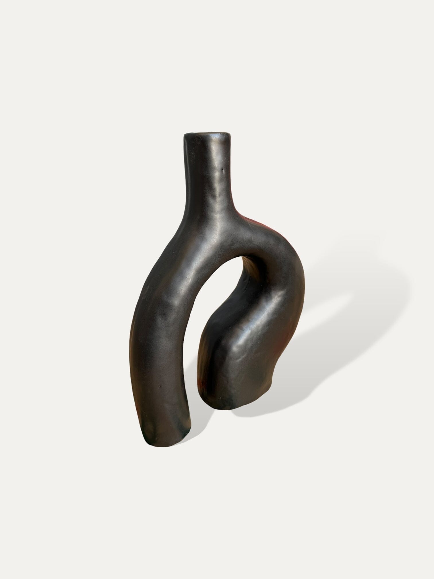 Vase décoratif noir mat asymétrique - Manelle vase Cokoha