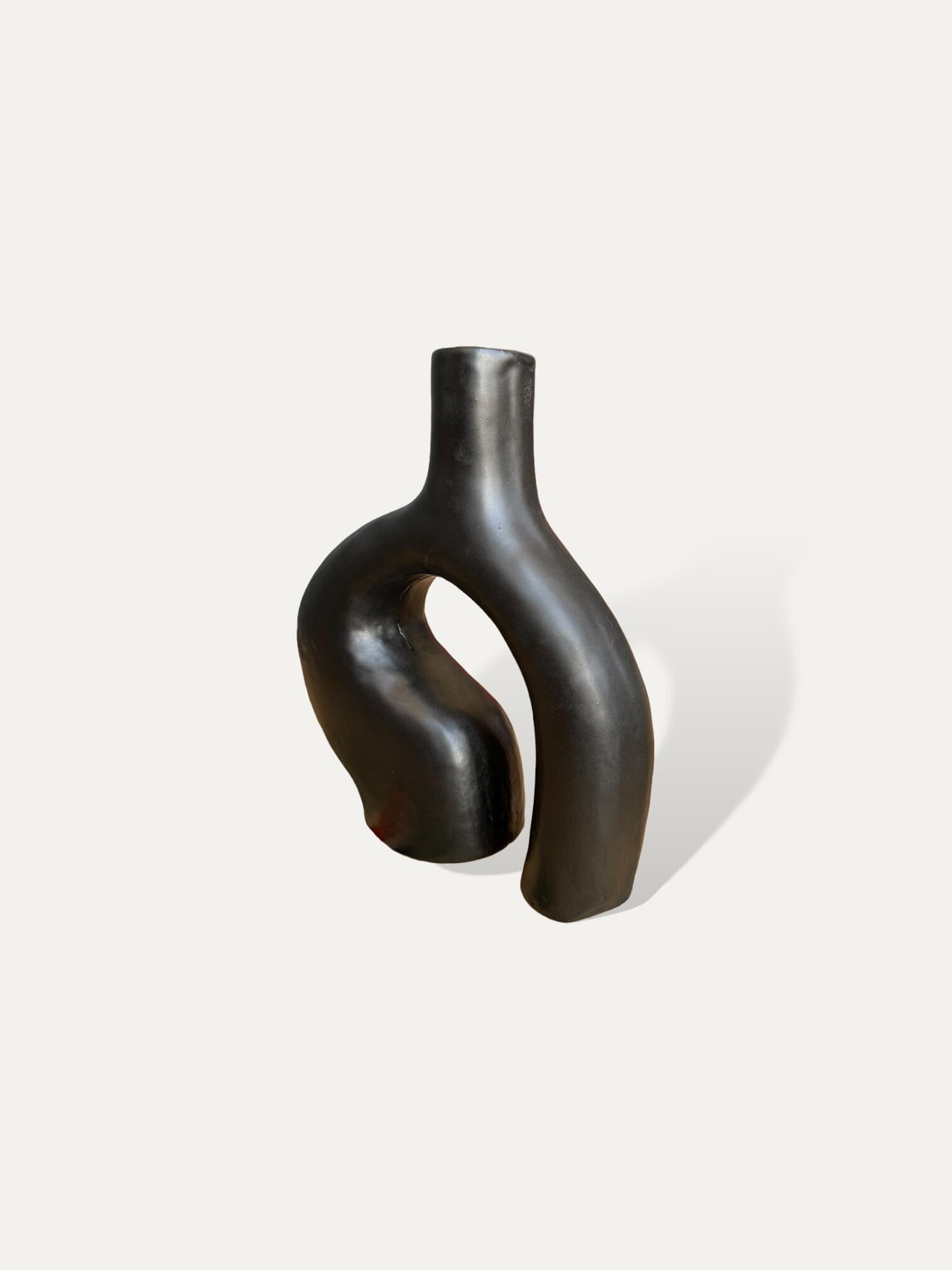 Vase décoratif noir mat asymétrique - Manelle vase Cokoha