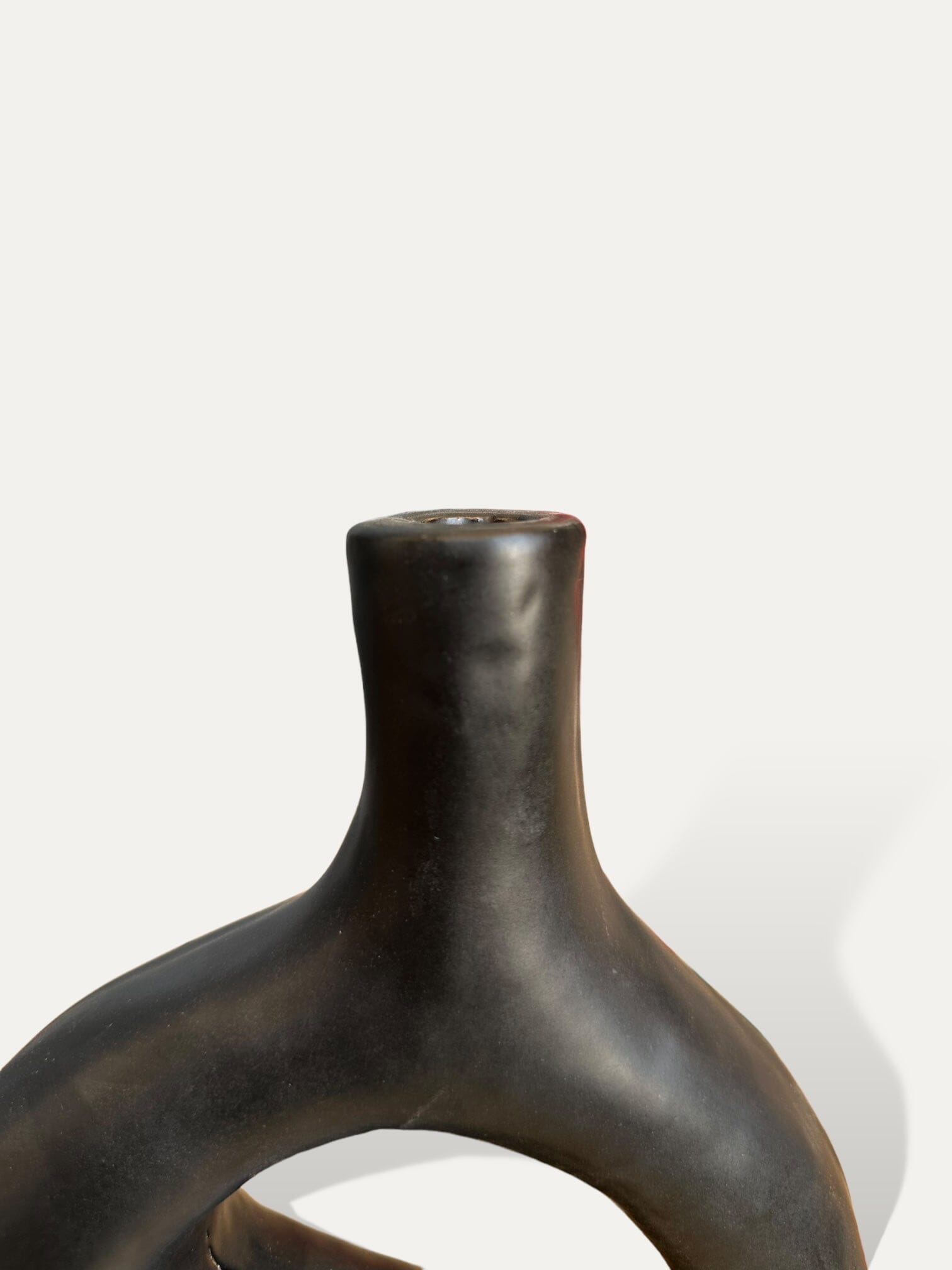 Vase décoratif noir mat asymétrique - Manelle vase Cokoha
