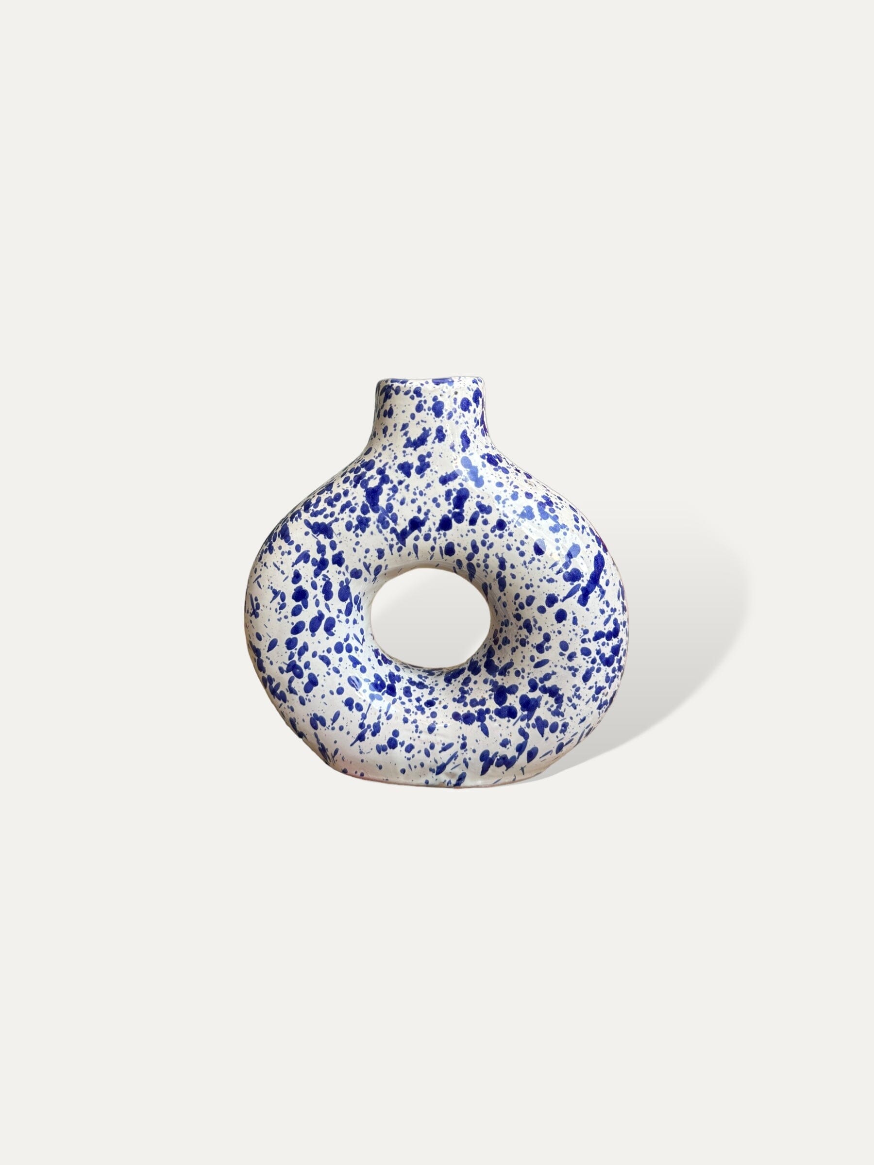 Vase décoratif rond blanc tacheté bleu - Almaha vase Cokoha