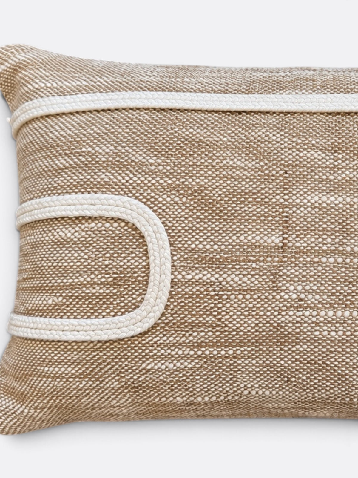 Détail du tissage coton et jute beige et blanc du coussin balinais