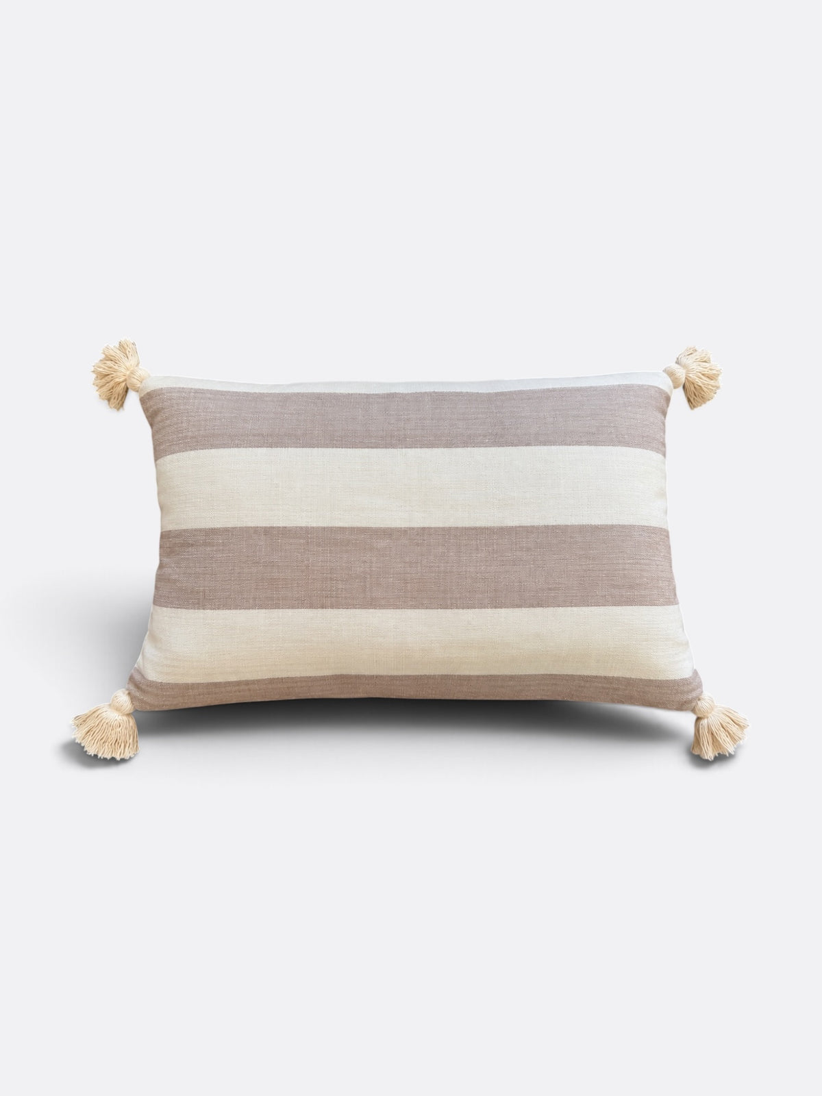 Coussin rectangulaire balinais 50x30 en coton blanc et violet à pompons, tissé à la main