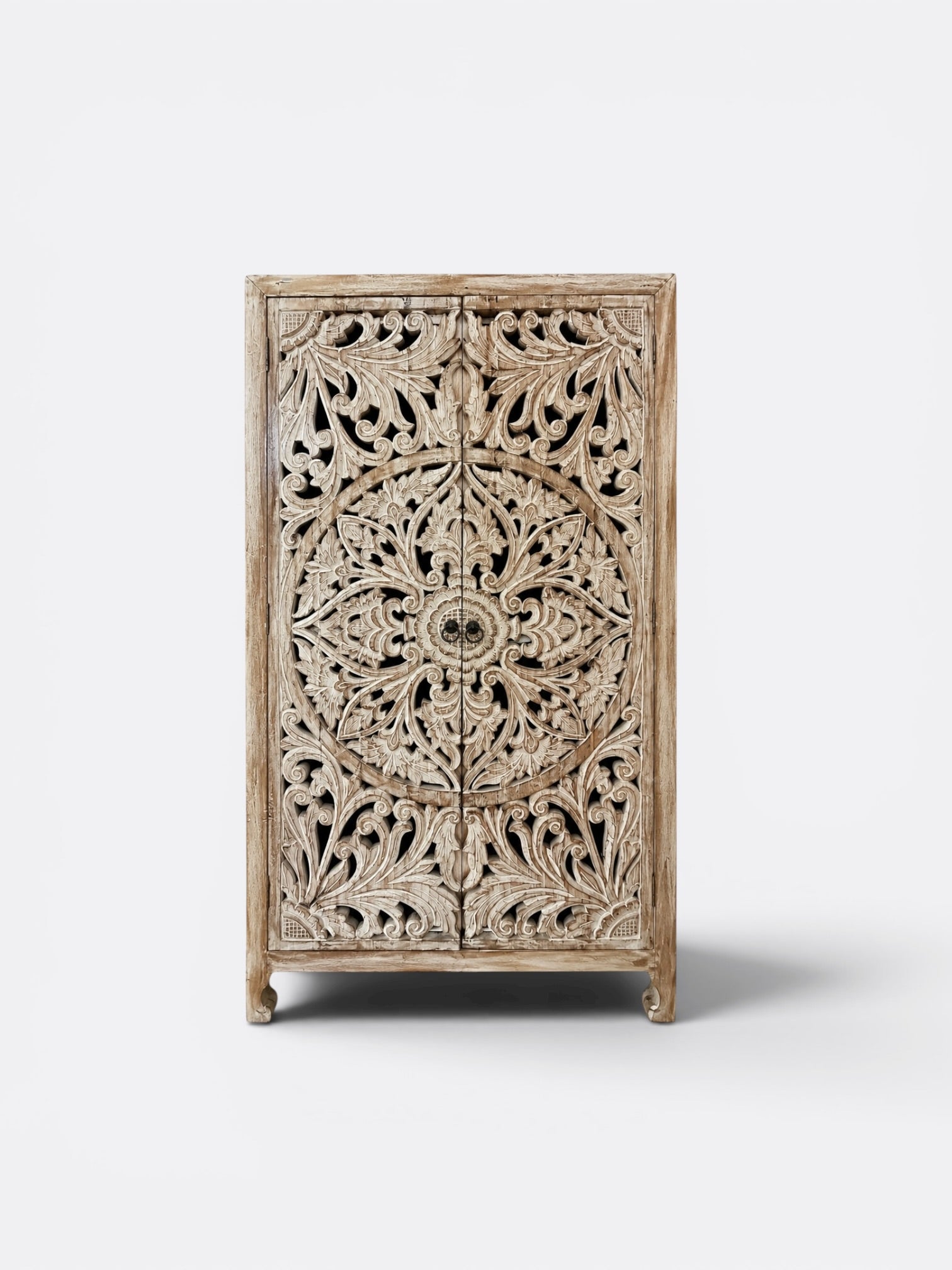 Armoire artisanale en teck sculpté – Kayi