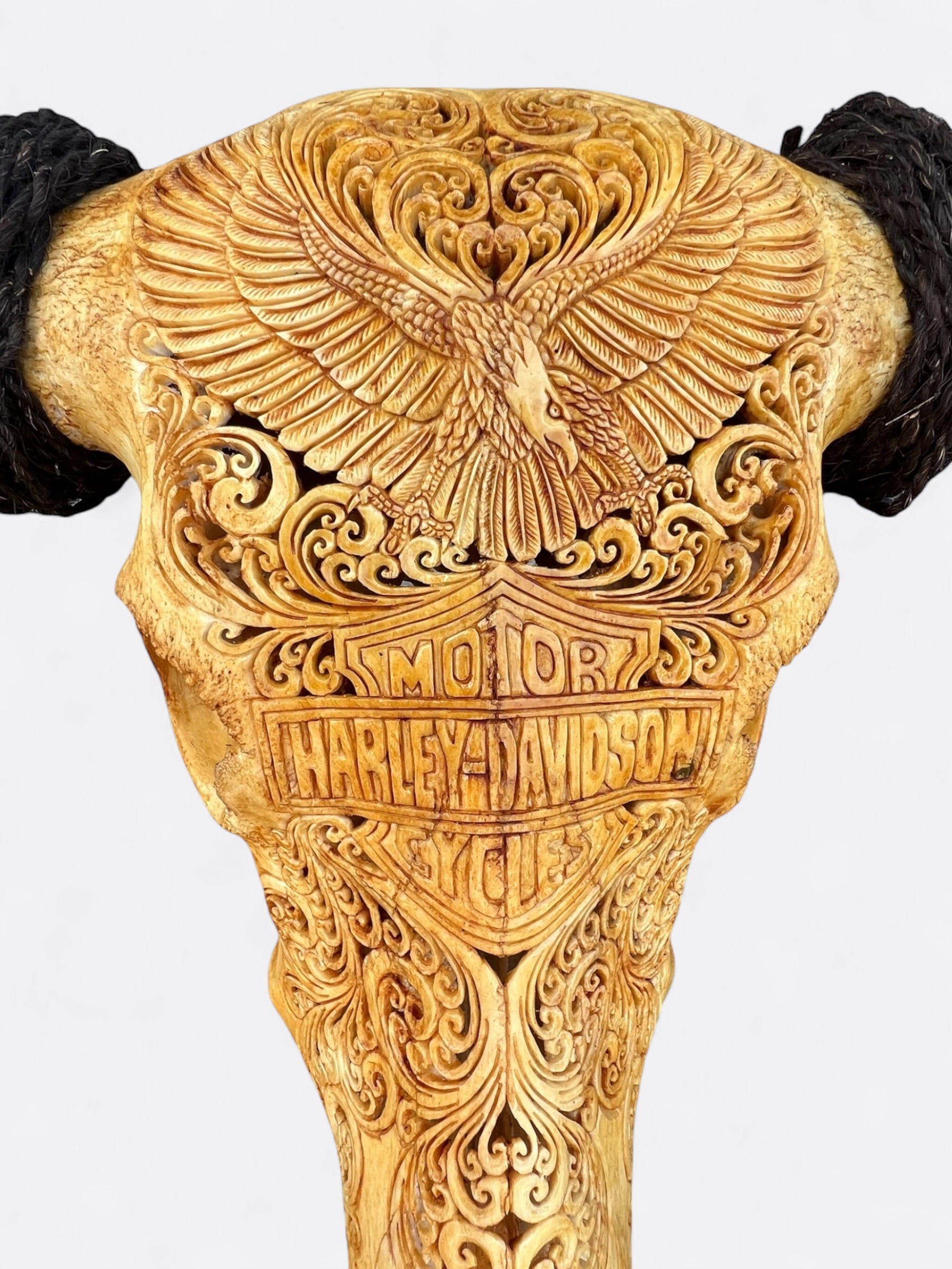 Crâne de buffle jaune XL sculpté à la main – Fatboy