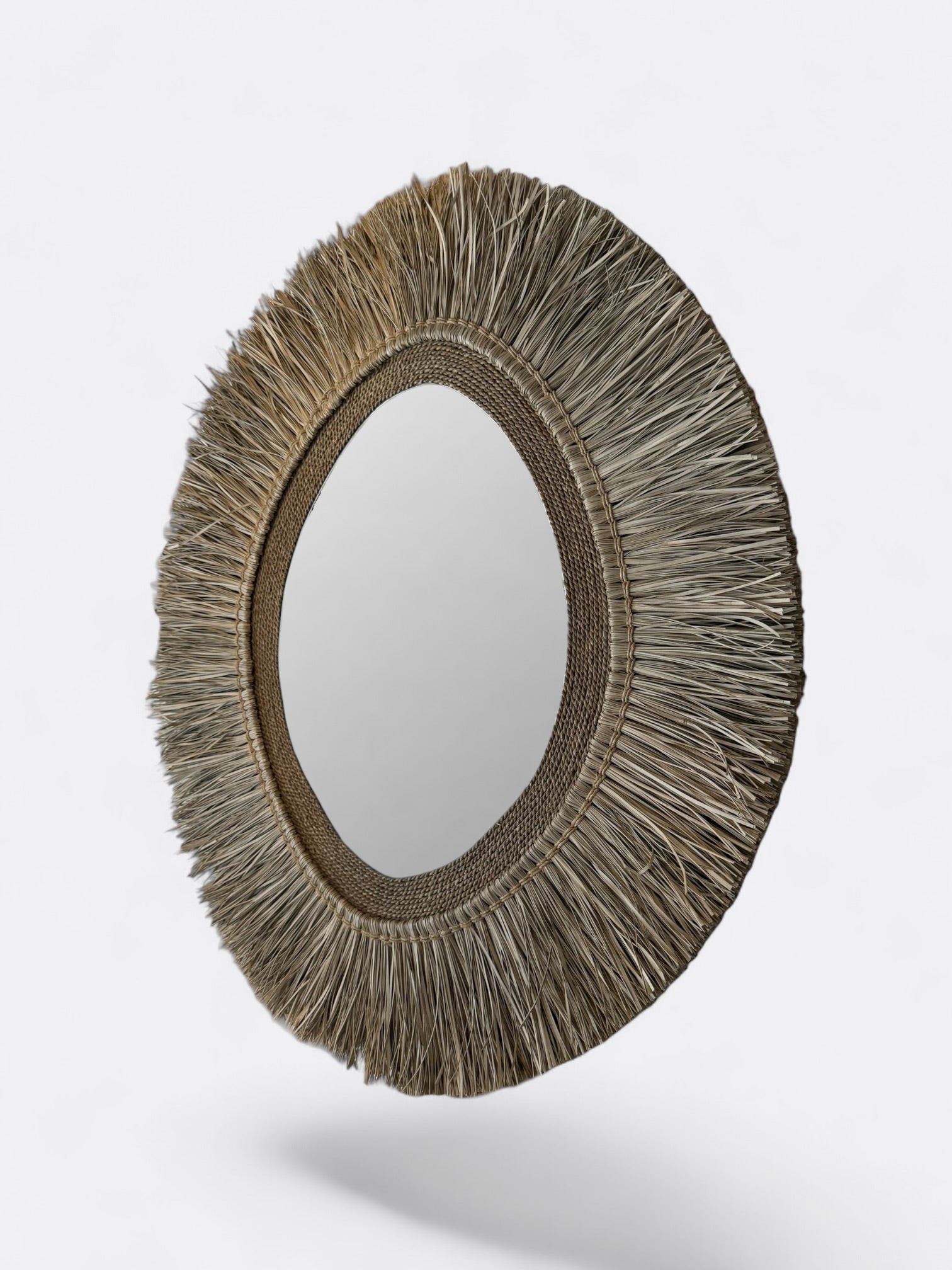 Grand miroir ovale en raphia & rotin – Naya