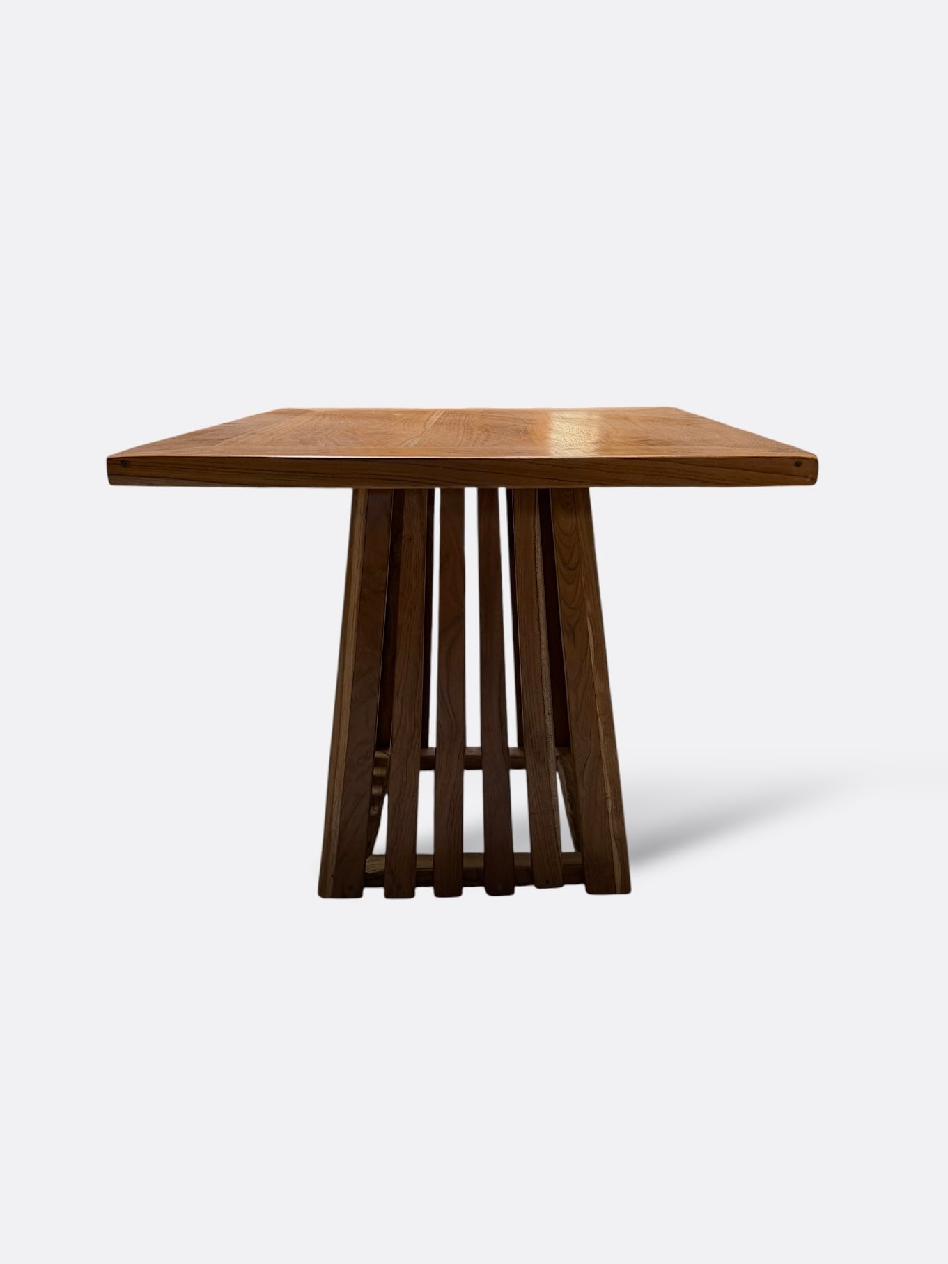 Table basse carrée Sali en lamelles de teck naturel, vue d'ensemble