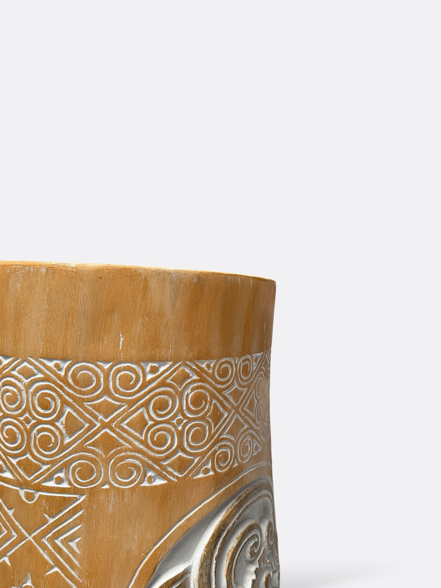 Pot Palam en palmier sculpté jaune, détail des gravures