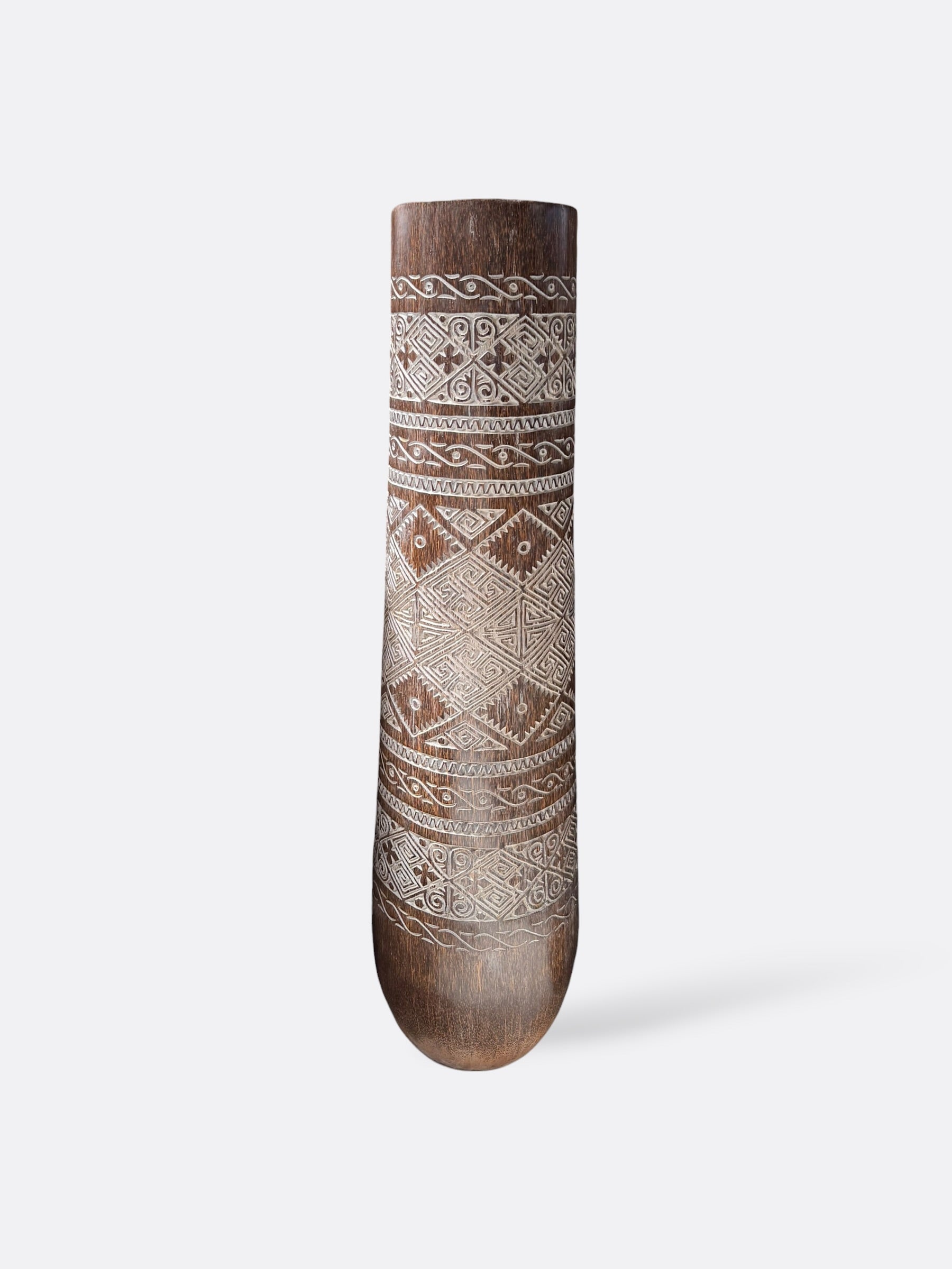Pot Patong en palmier sculpté motifs ethniques, vue d'ensemble