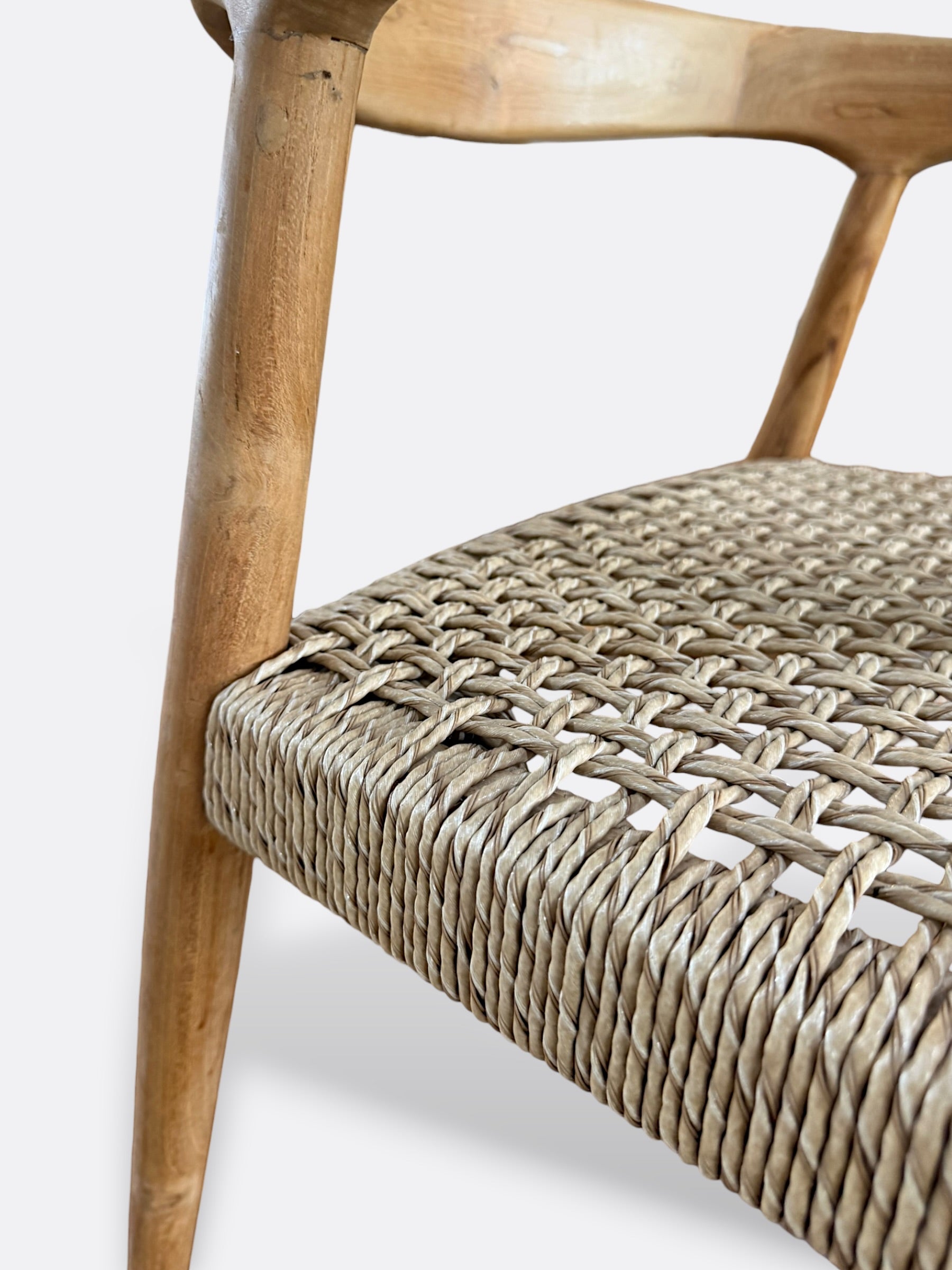 Chaise en teck et cannage en rotin — Kanoa
