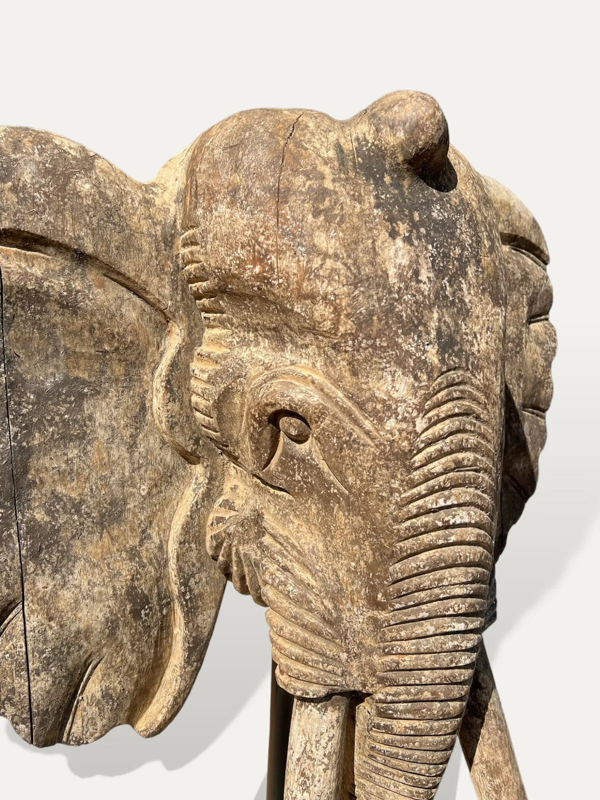 Grande sculpture artisanale en bois de Suar – Gajah XXL