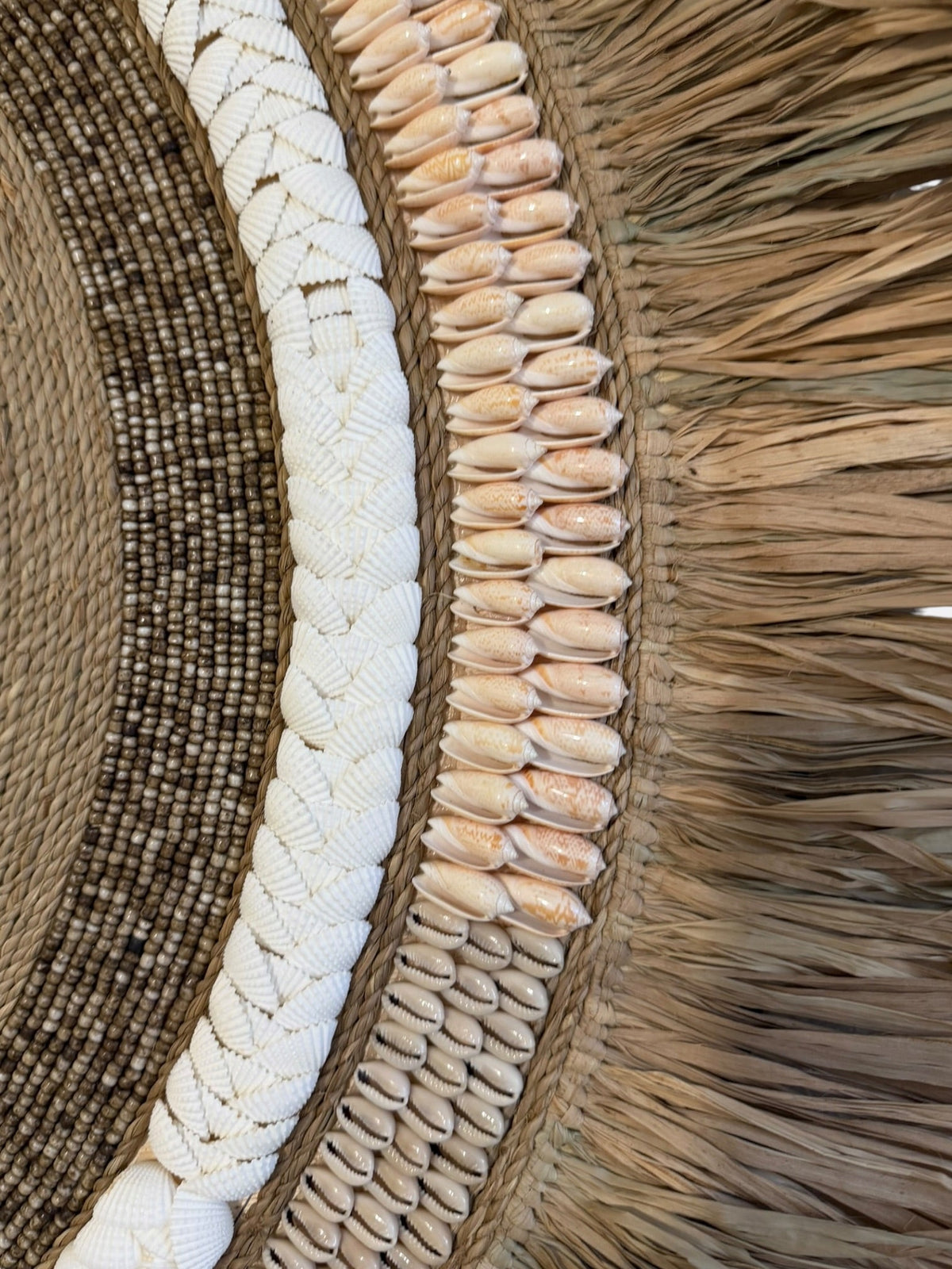 Miroir Mara - détail des perles brodées