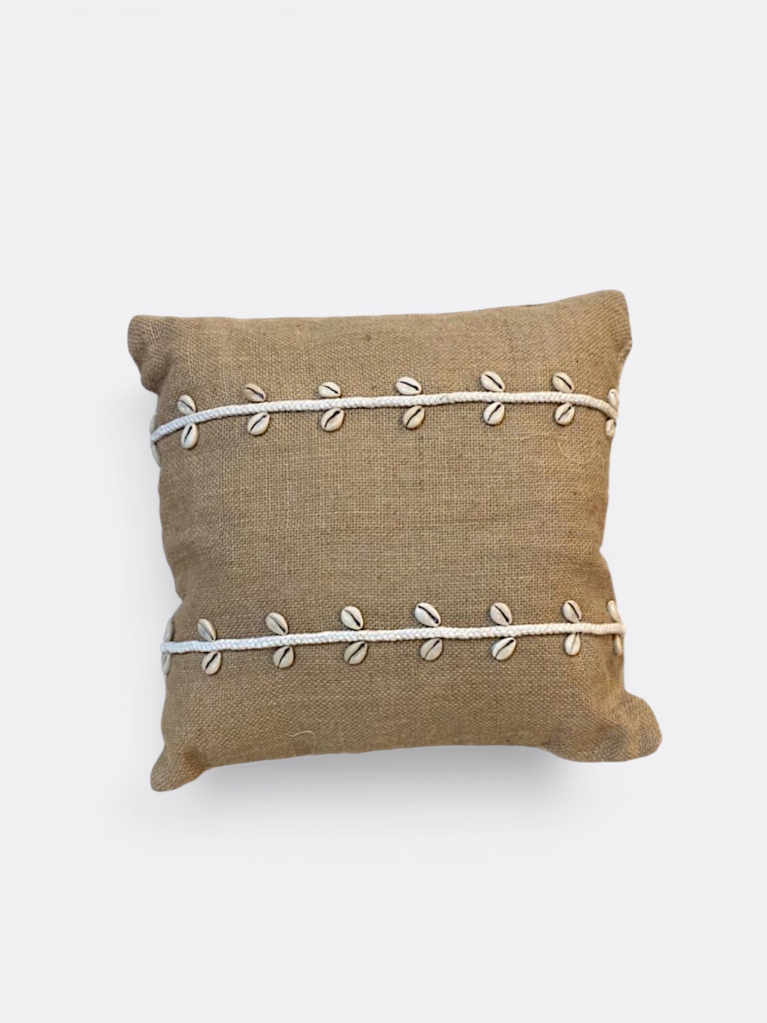 coussin carré Balinais en lin & coquillages - beige