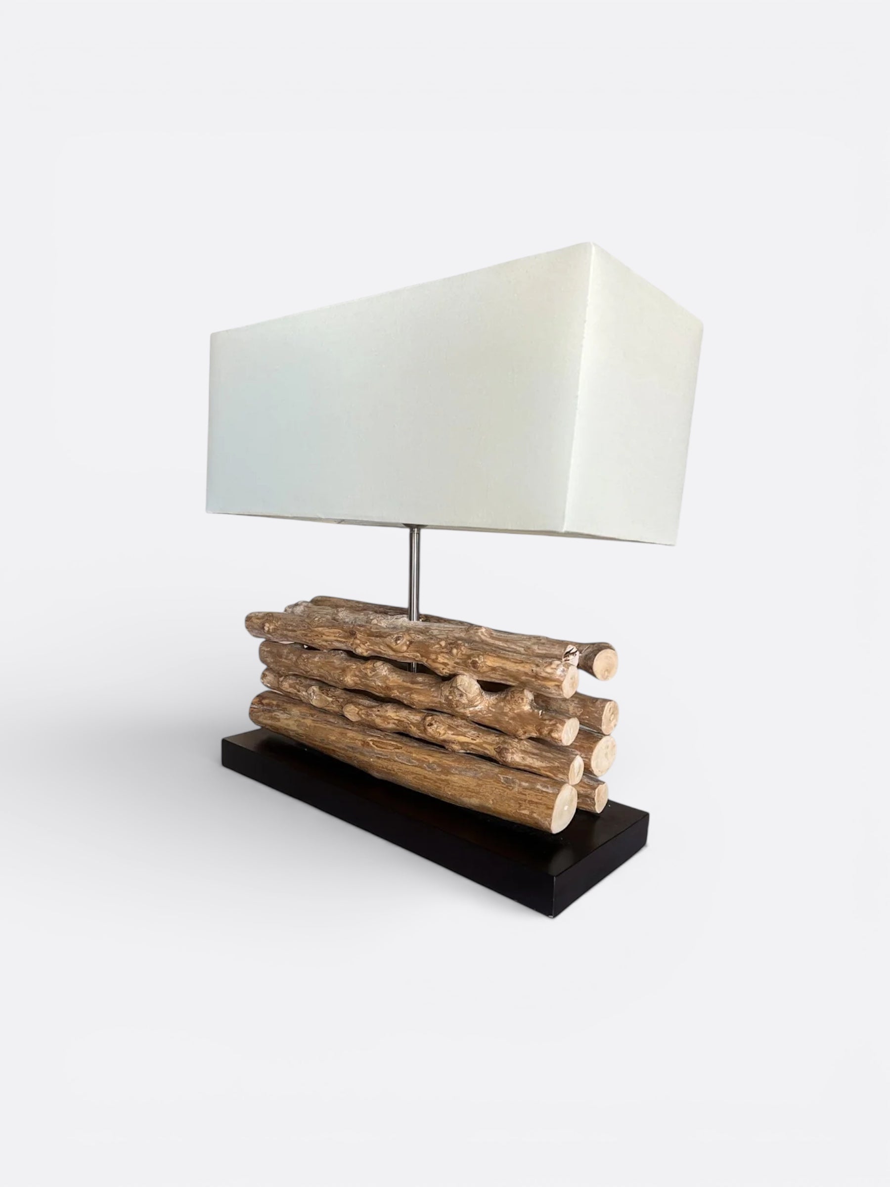 Lampe de bureau balinaise en bois exotique façonnée à la main