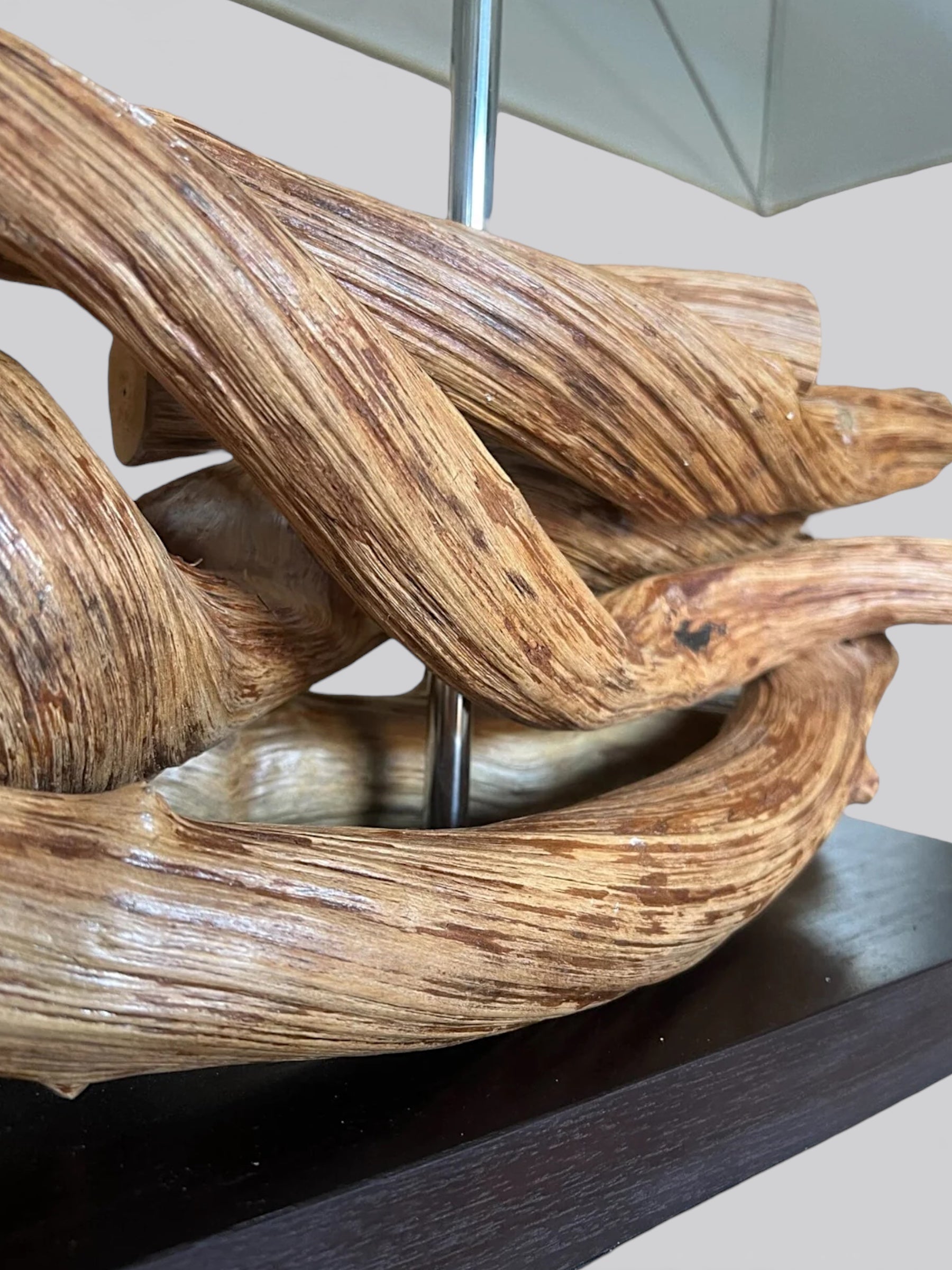 Lampe de bureau en lianes séchées - Salya