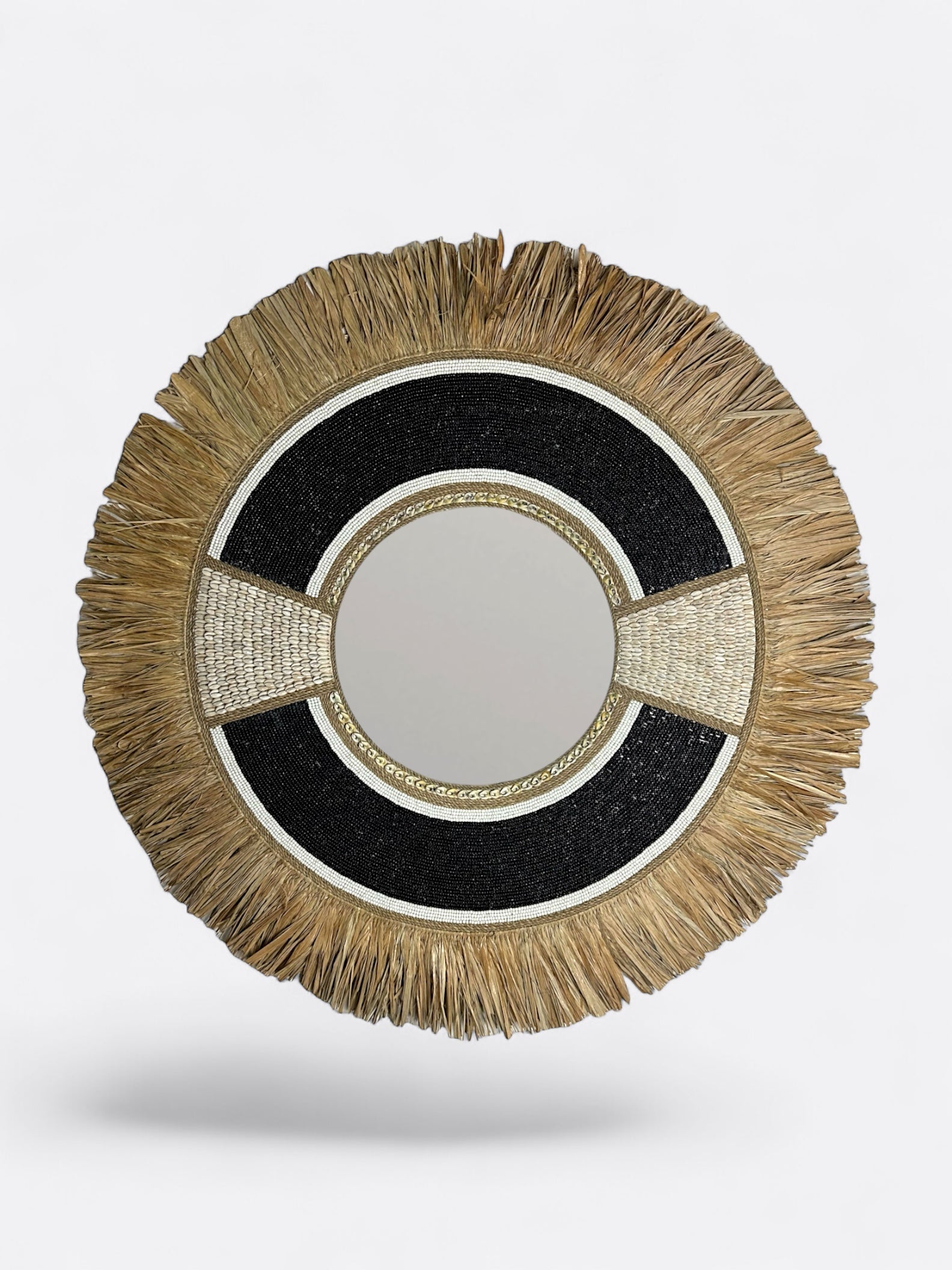 miroir rond mural noir en perle raphia et coquillage de Bali artisanat